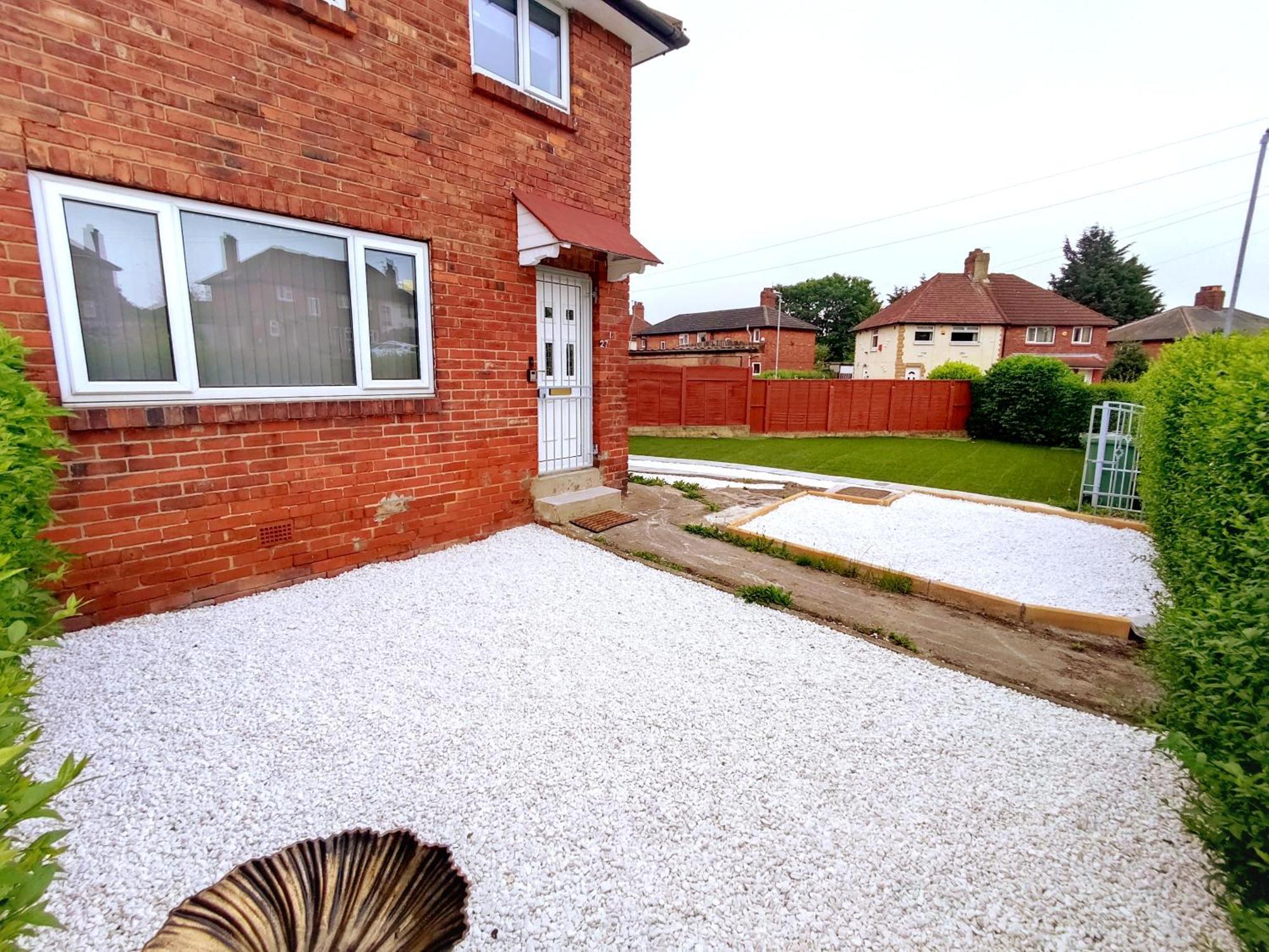 Comfortable 3 Bedrooms Leeds Beach House - Ideal For Family And Contractors With Free Parking For 2 Cars - Free Wifi - Projector - Smart Light * Leeds (West Yorkshire)