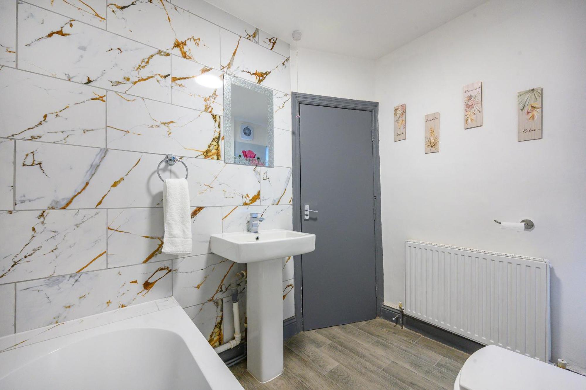 Homestay *rg7h*for Your Relaxed & Cosy Free Parking Leeds (West Yorkshire)