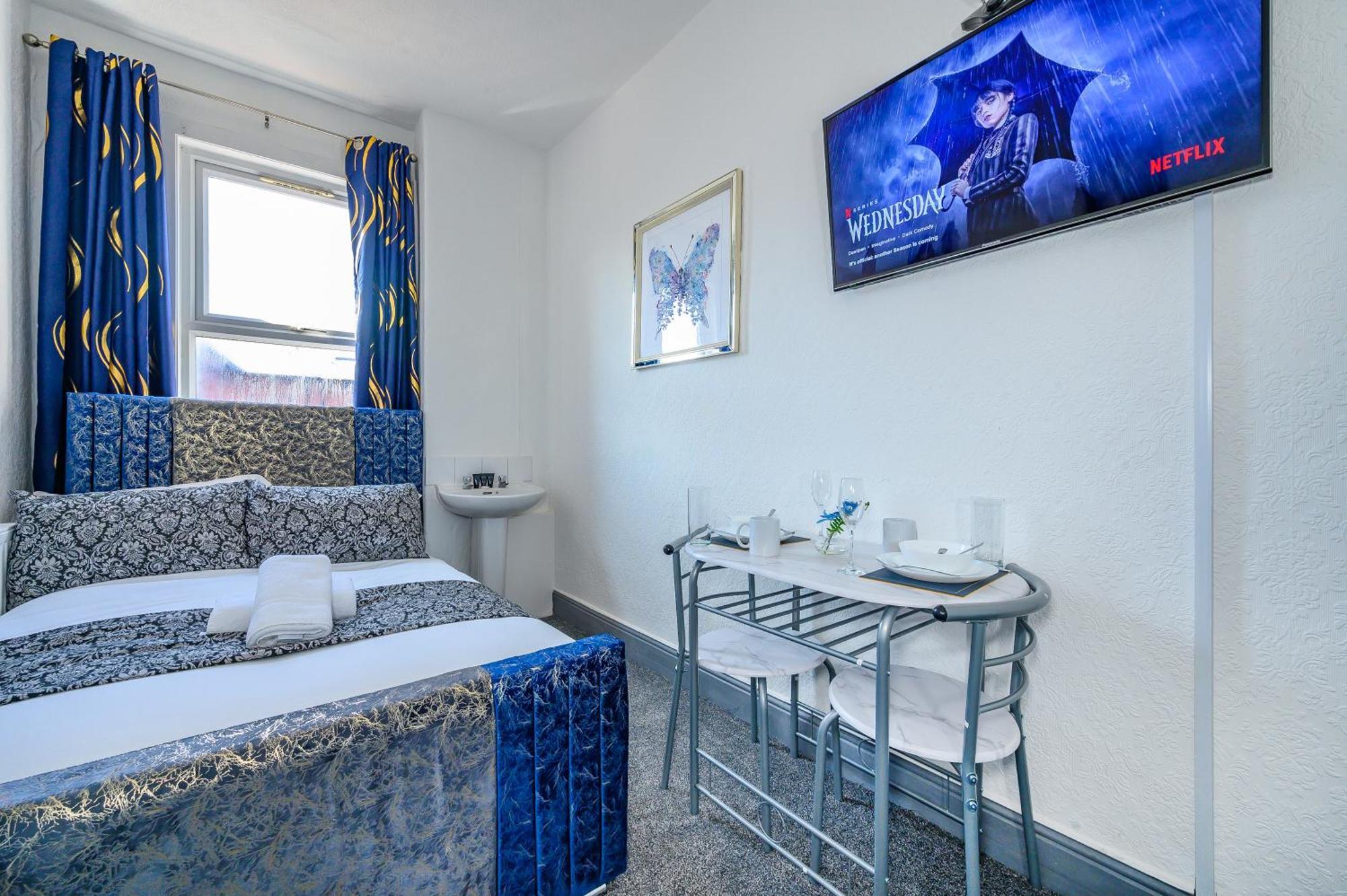 Homestay -rc7h- For Your Relaxed & Cosy Free Parking Leeds (West Yorkshire)