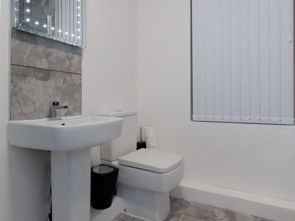 Shaftesbury Apartment