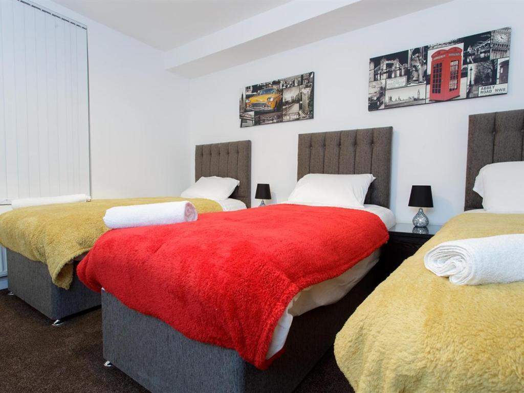 Shaftesbury Apartment *
