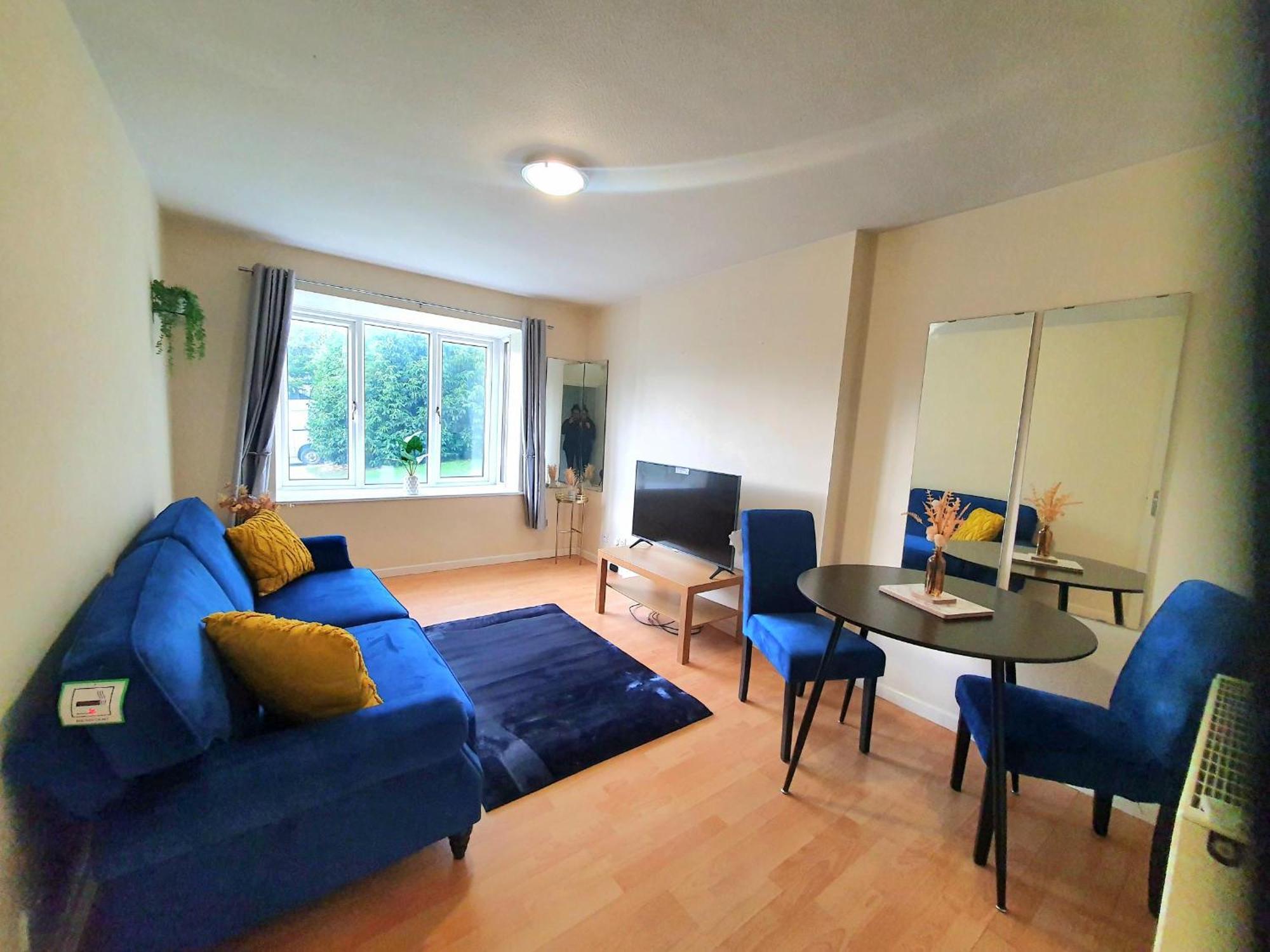 3 Beds - Leeds Centre & Lgi - Contact For Better Offers! Apartment *