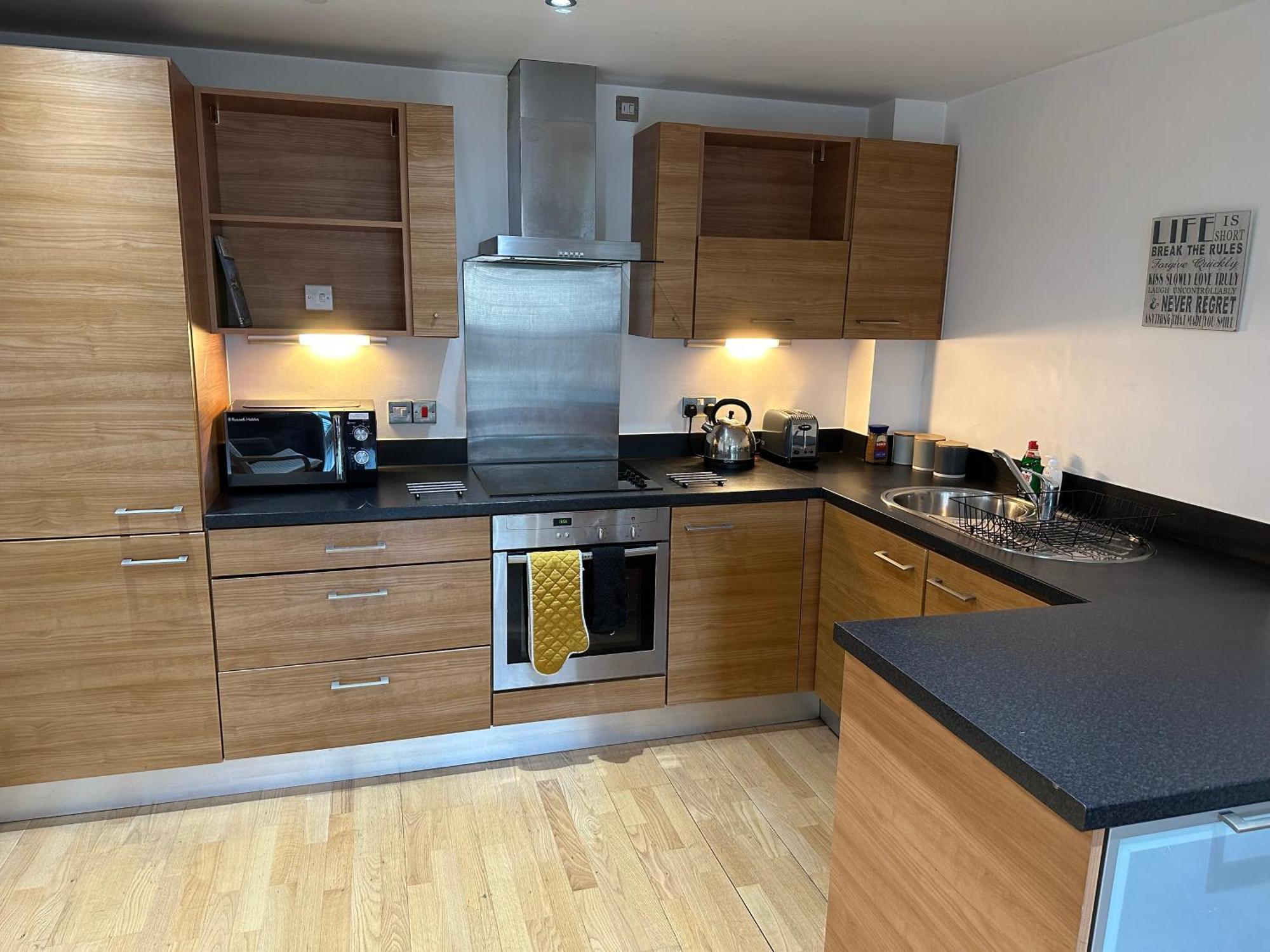 Apartment Stunning Centre Water Views 2 Bed 2 Bath Free Parking