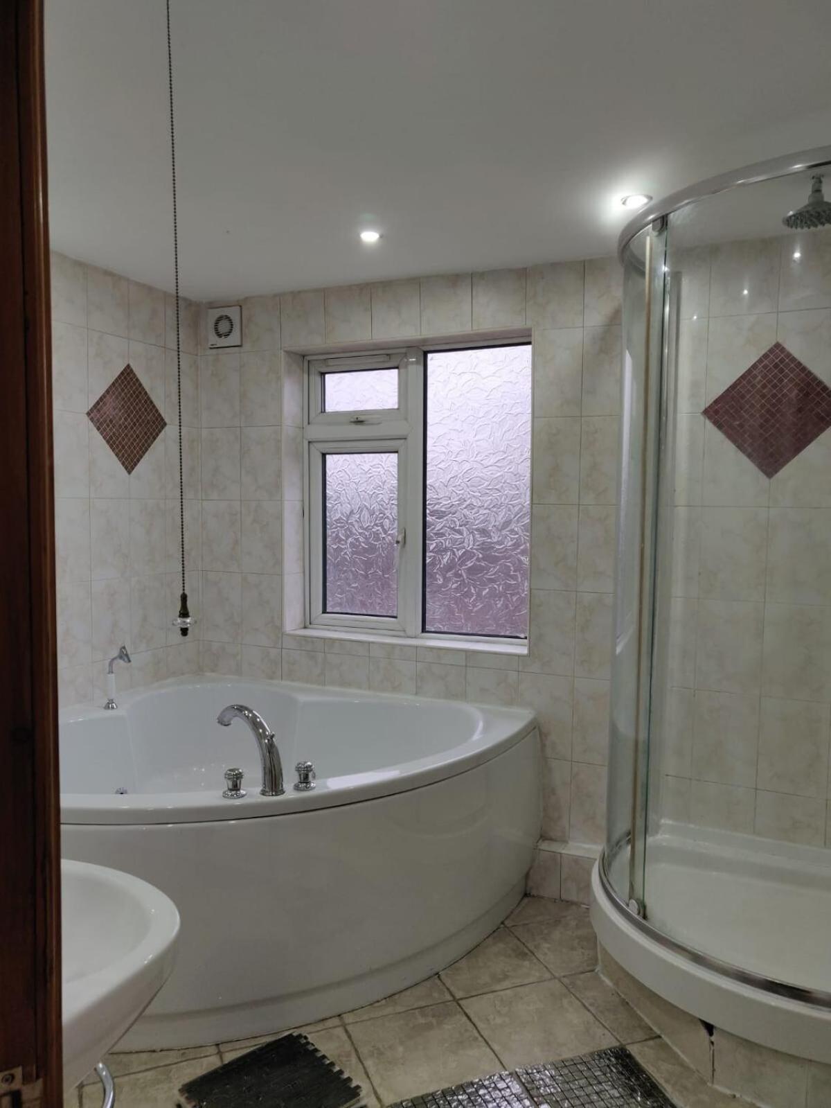 Super 7bed House - Hot Tub - Large Gathering Meets