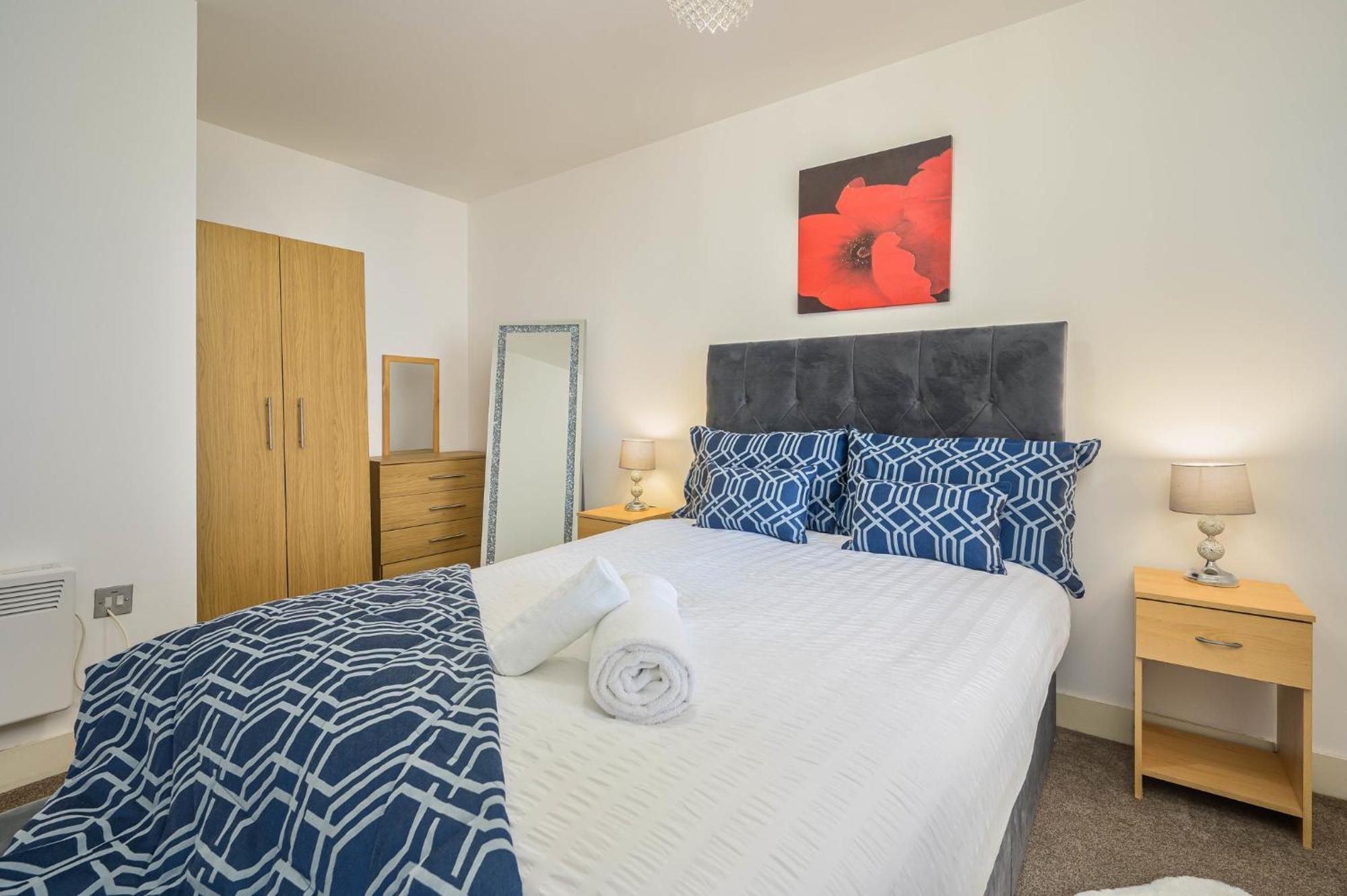 Avenues Apartment *