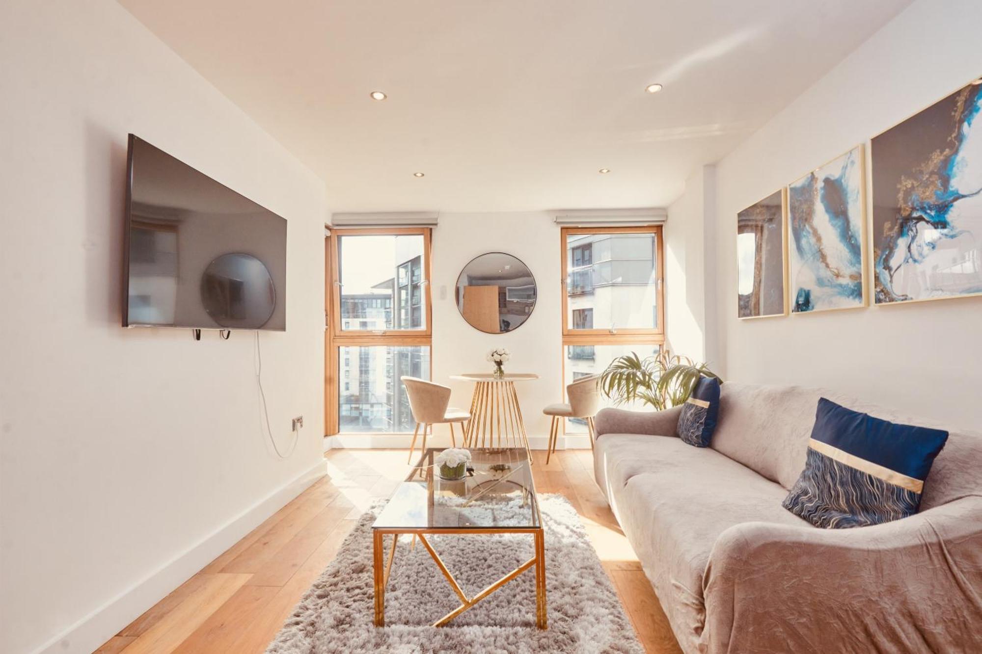 Leeds Dock Apt&free Secure Parking!