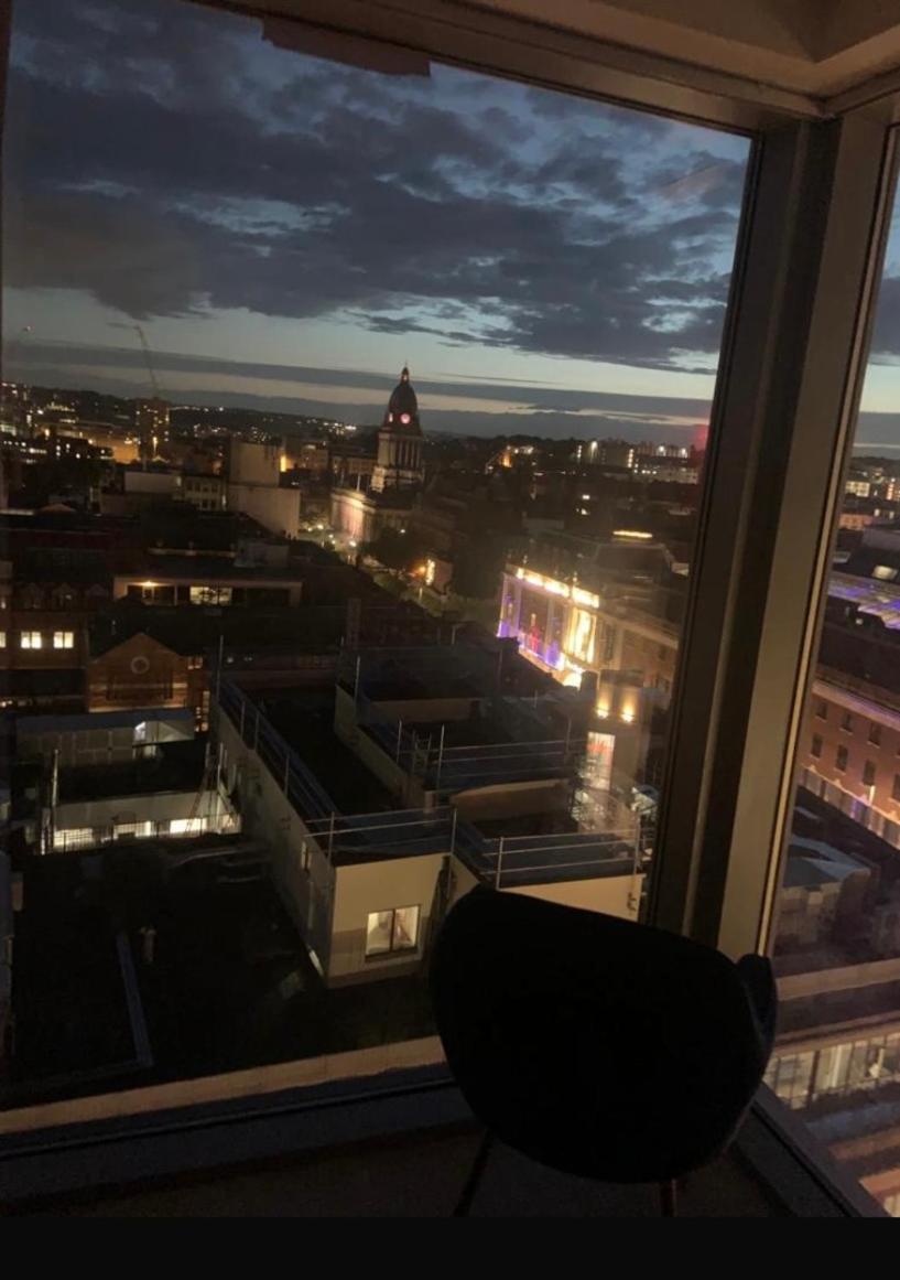 Winners Of 2025 Traveller Award, Elegant Two Bedroom With Netflix & Wifi Apartment Leeds (West Yorkshire)