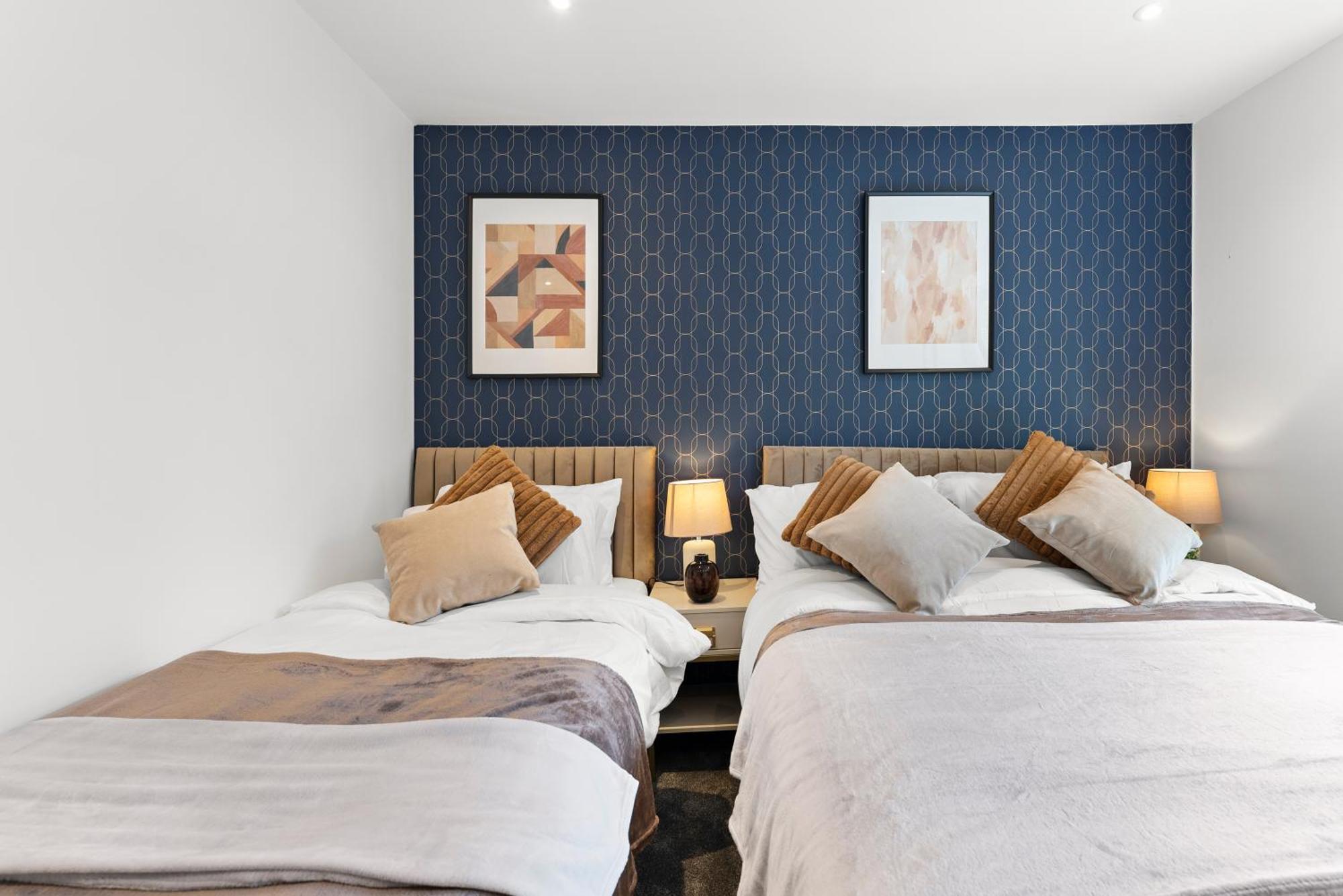 Stunning Large Leeds - Parking Apartment *