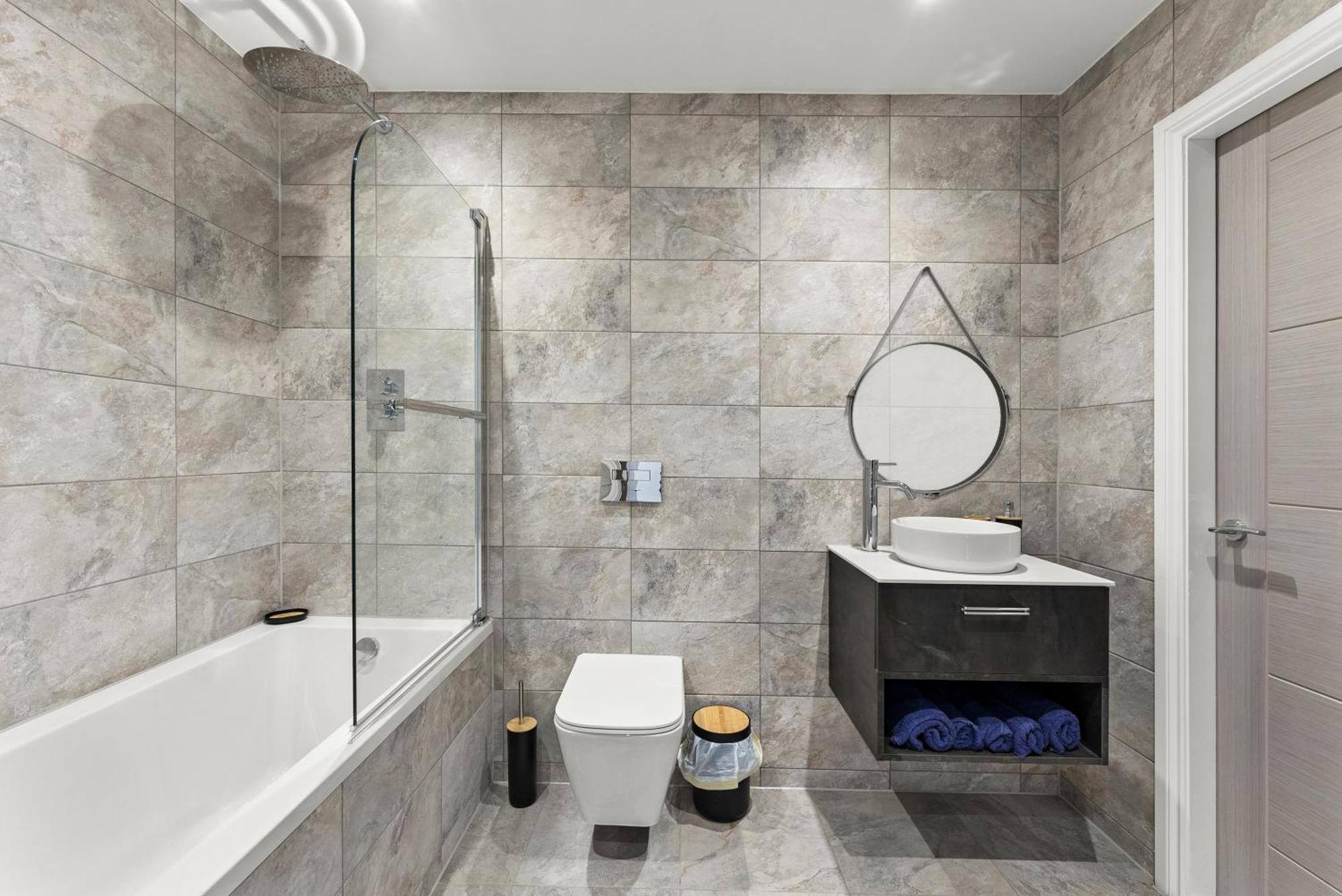 Stunning Large Leeds - Parking Apartment