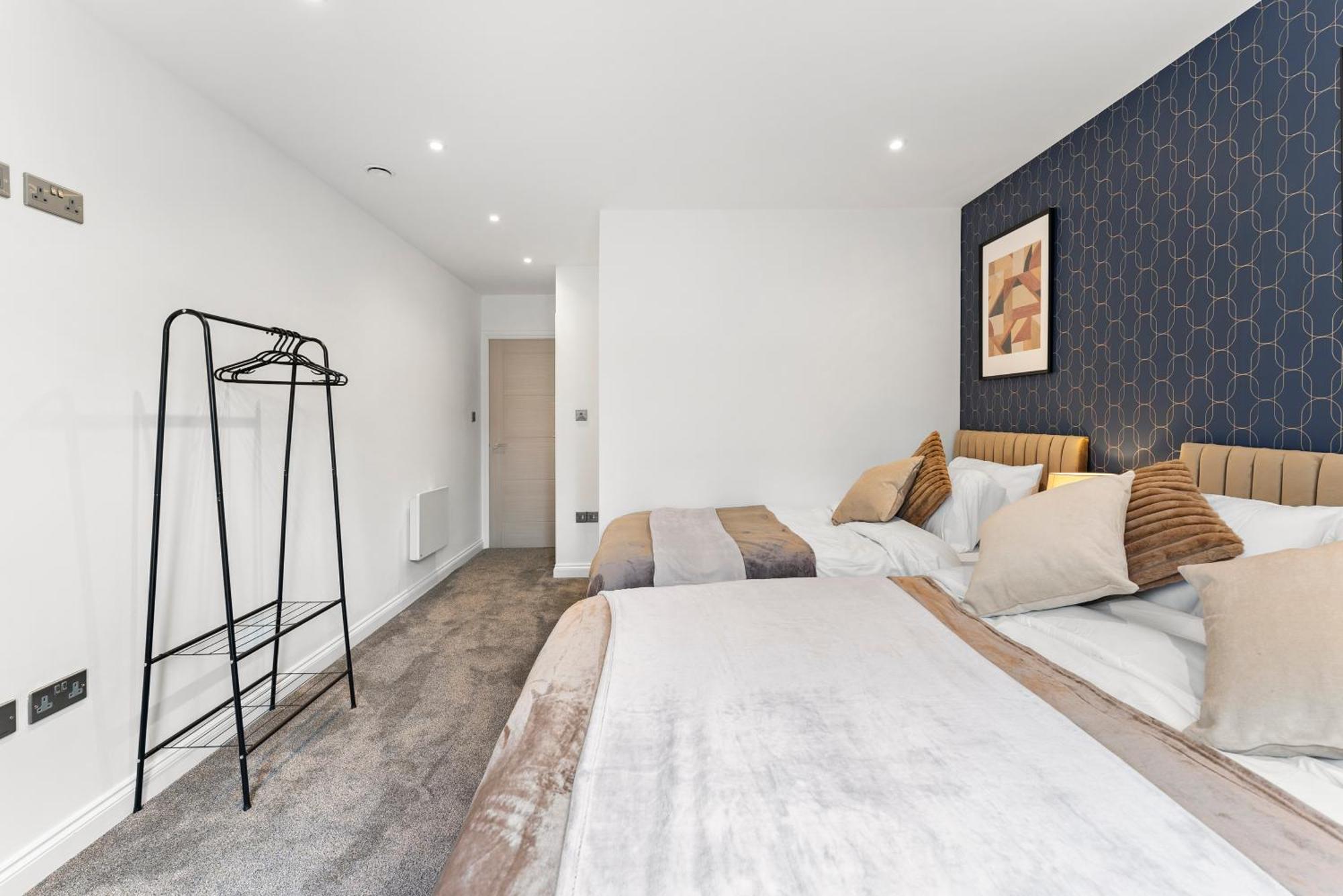 Stunning Large Leeds - Parking Apartment