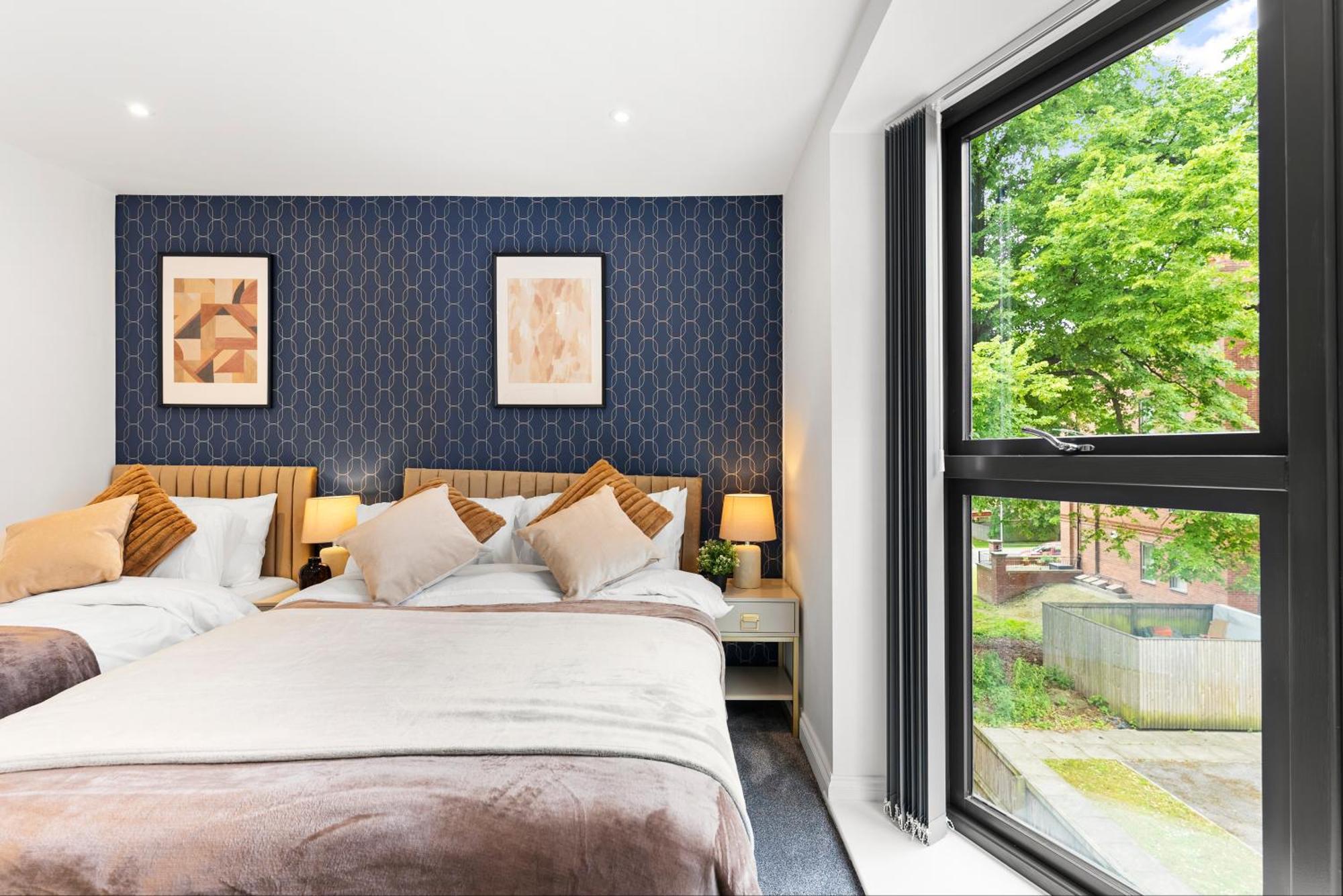 Stunning Large Leeds - Parking Apartment *