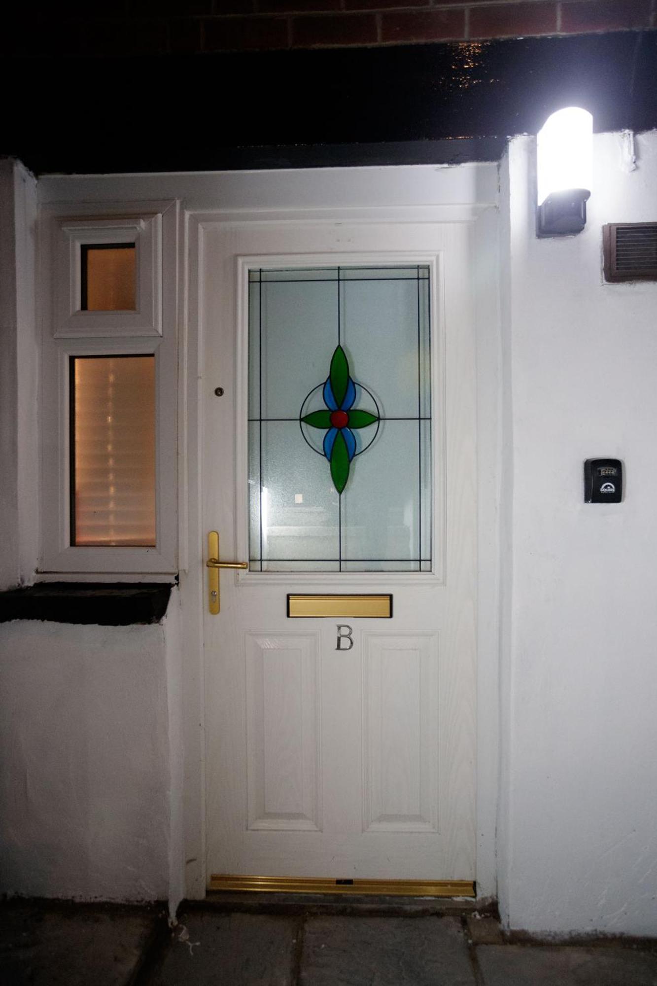 Carter House Apartments.....6 Beds In 3 Bedrooms *