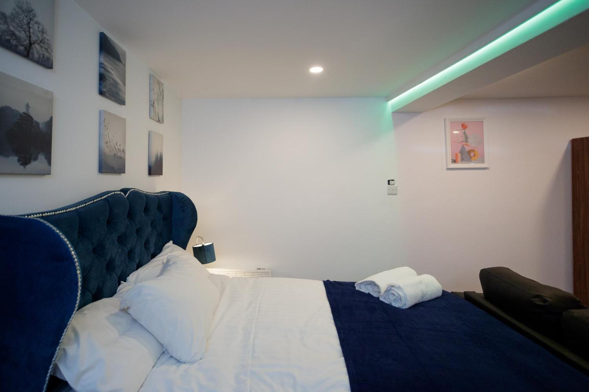 Carter House Apartments.....6 Beds In 3 Bedrooms Leeds (West Yorkshire)
