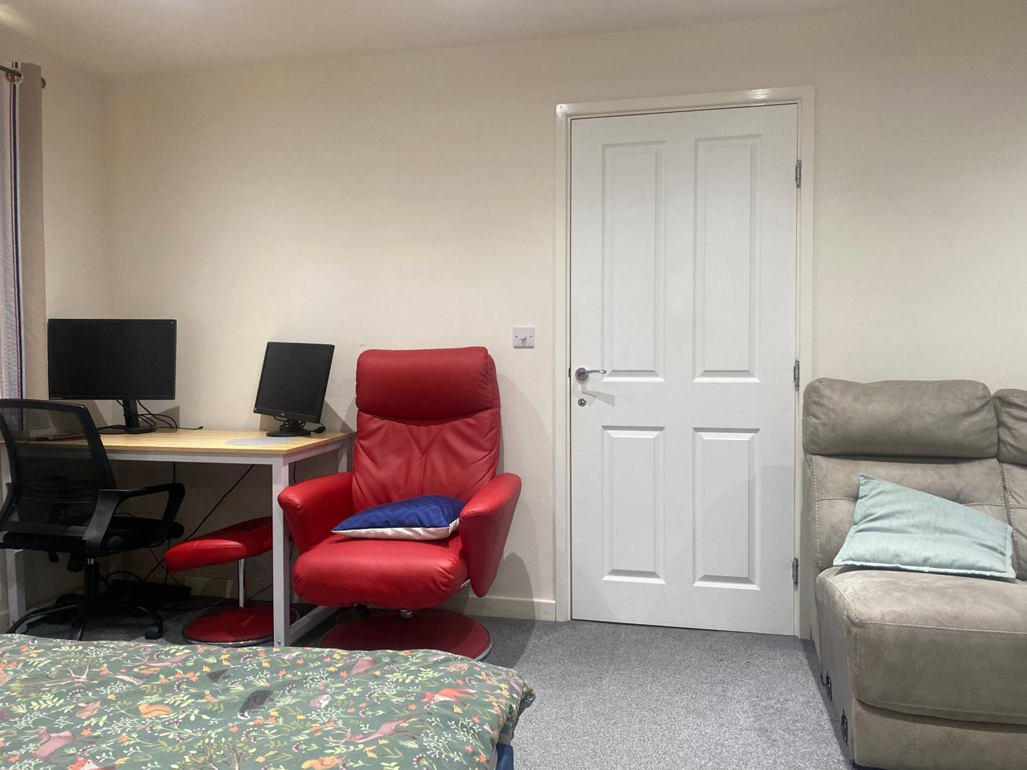 Dengenzy House Leeds (West Yorkshire)