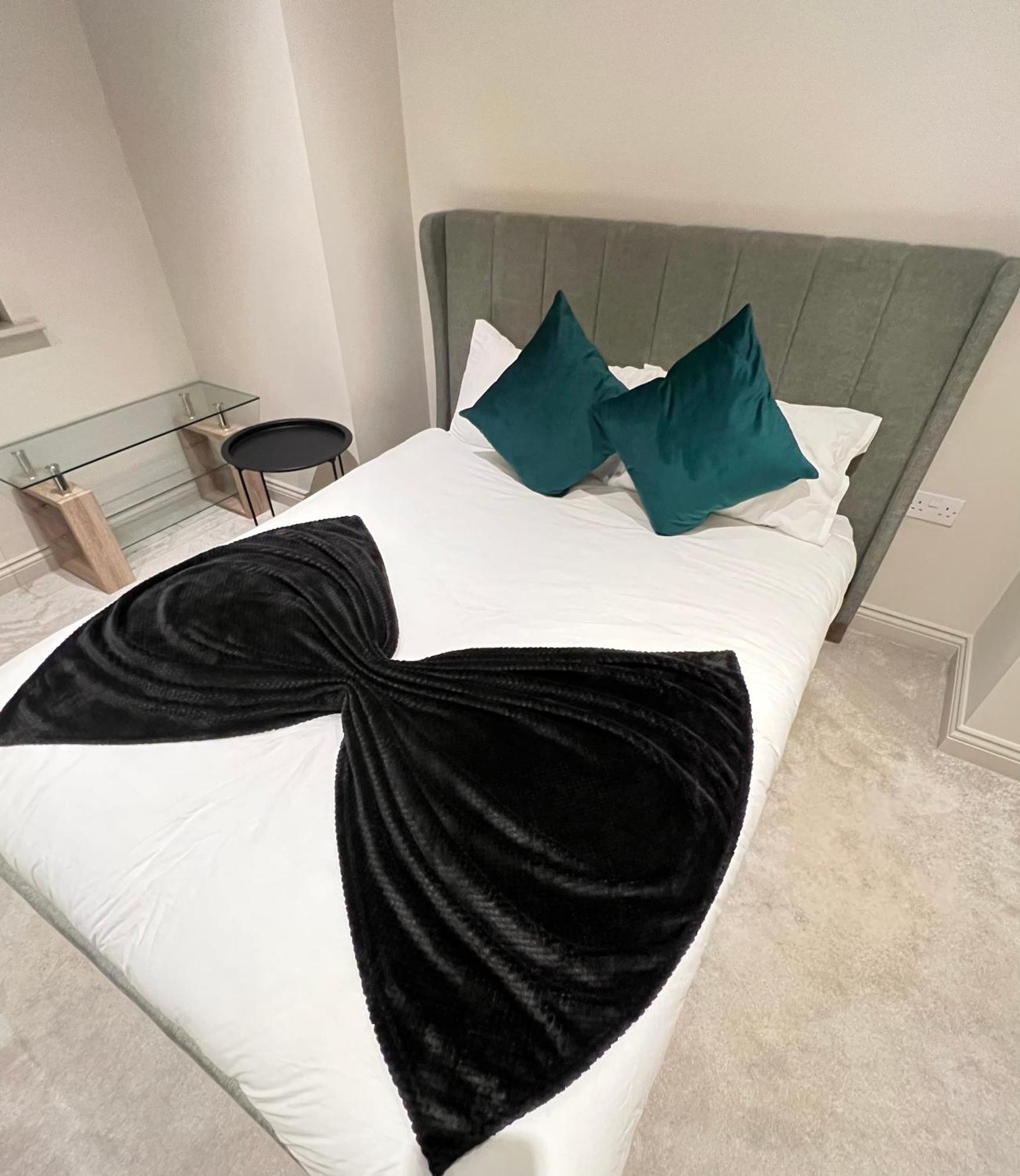 - Modern Spacious Apartment Leeds (West Yorkshire)