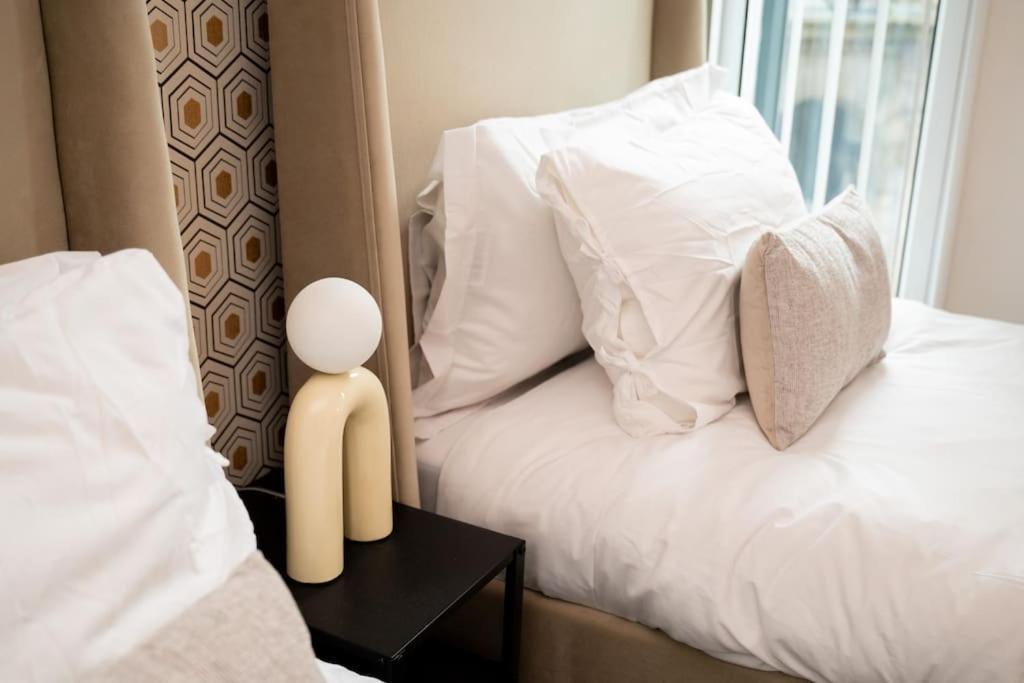2 Bed In Centre Apartment