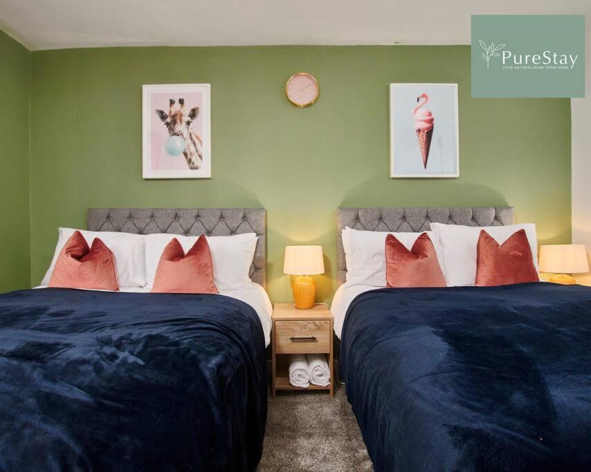 Apartment Large Leeds With Free Parking Sleeps 8 Leeds (West Yorkshire)