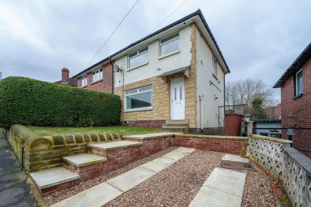 Holiday home Centre 3 Bed House - Free Parking - Contact Us For Better Offers! Leeds (West Yorkshire)