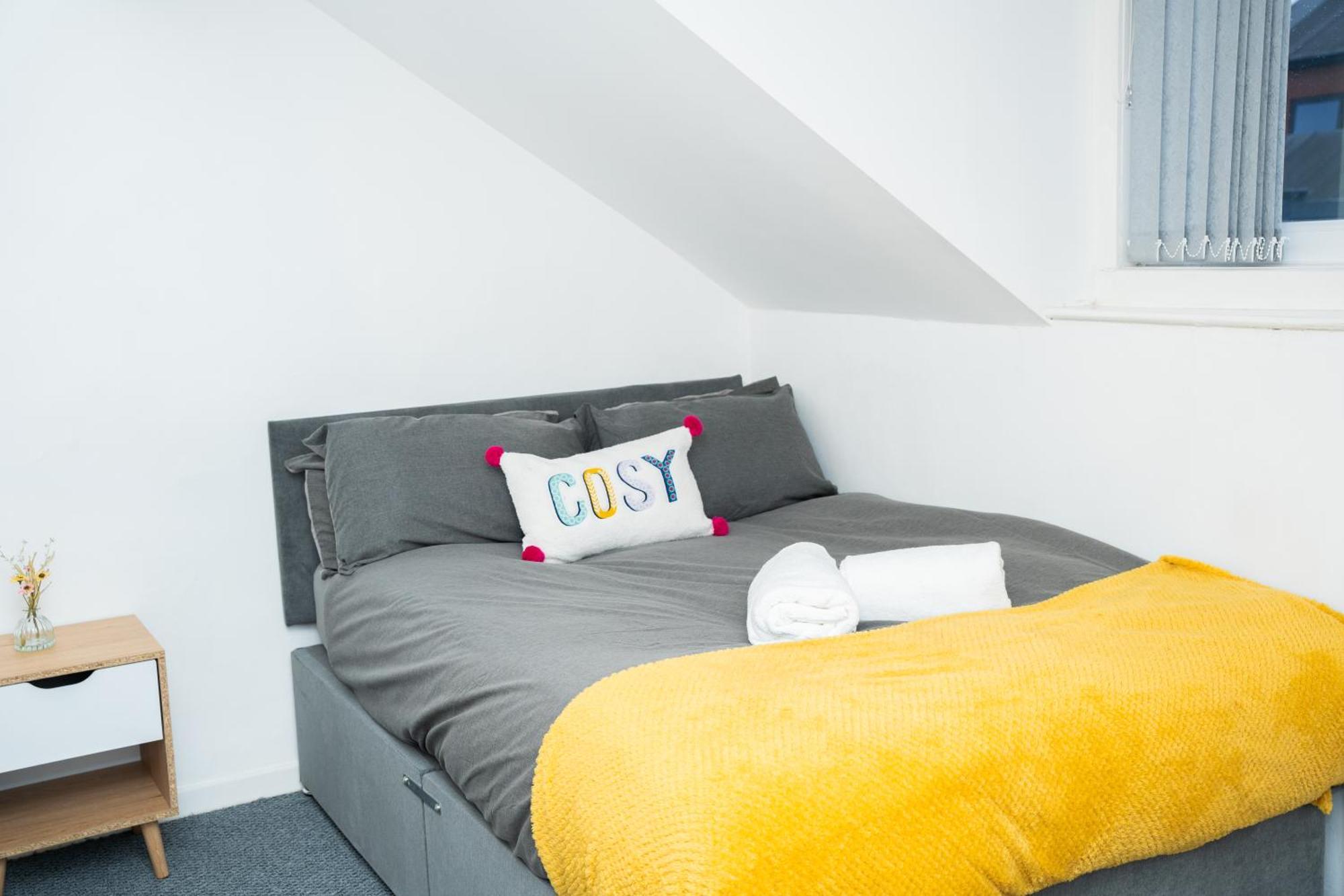 Leeds Large Townhouse Retreat Close To The Leeds (West Yorkshire)