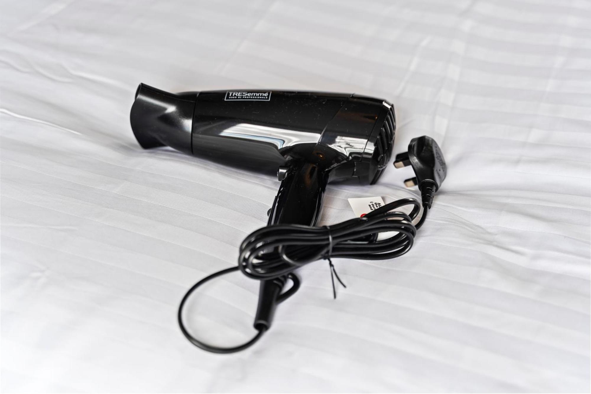 Centre Serviced * Leeds (West Yorkshire)
