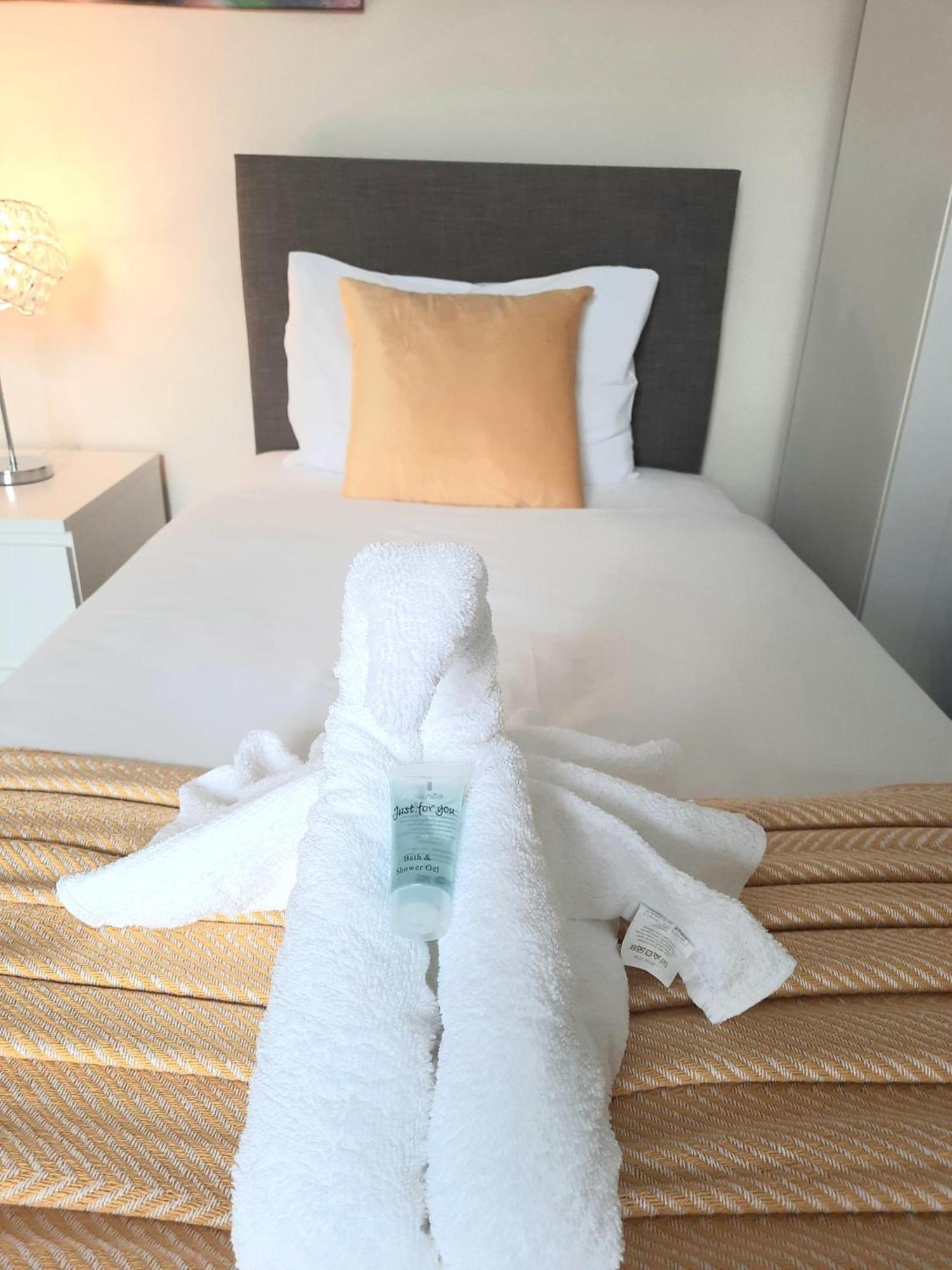 Cosy In Leeds, Free Wifi Holiday home