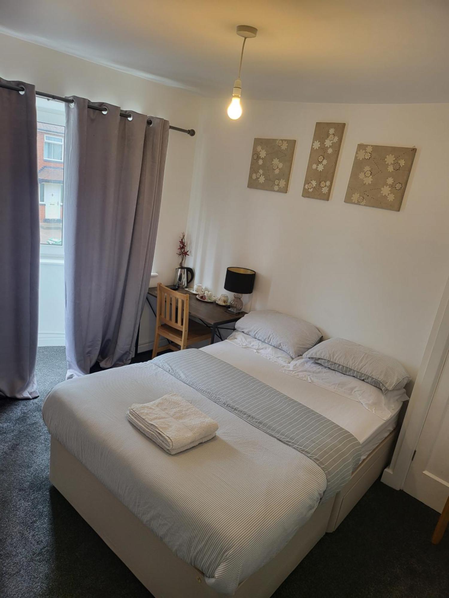 Guest house Petals Rm Leeds (West Yorkshire)