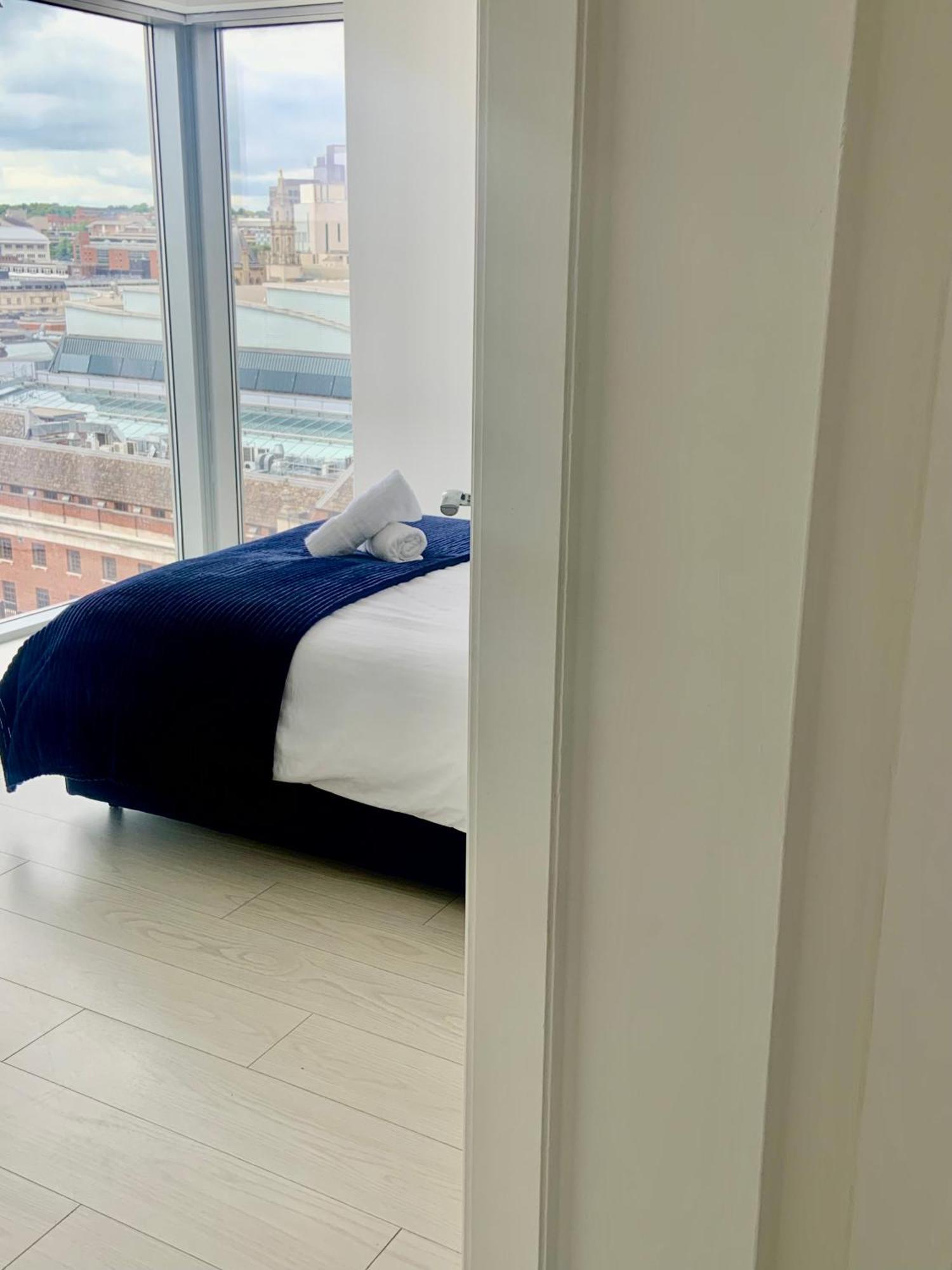 Winners Of 2025 Traveller Award, Elegant Two Bedroom With Netflix & Wifi Leeds (West Yorkshire)