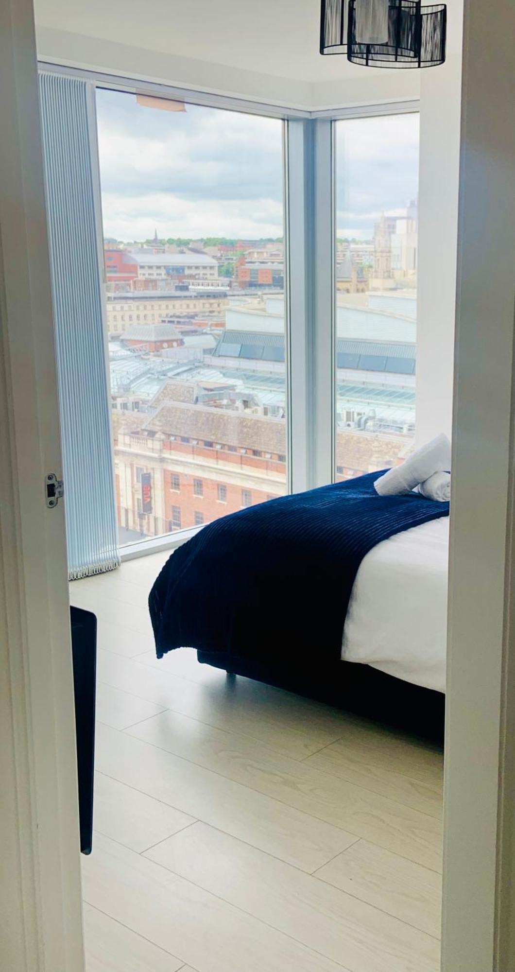 Winners Of 2025 Traveller Award, Elegant Two Bedroom With Netflix & Wifi * Leeds (West Yorkshire)