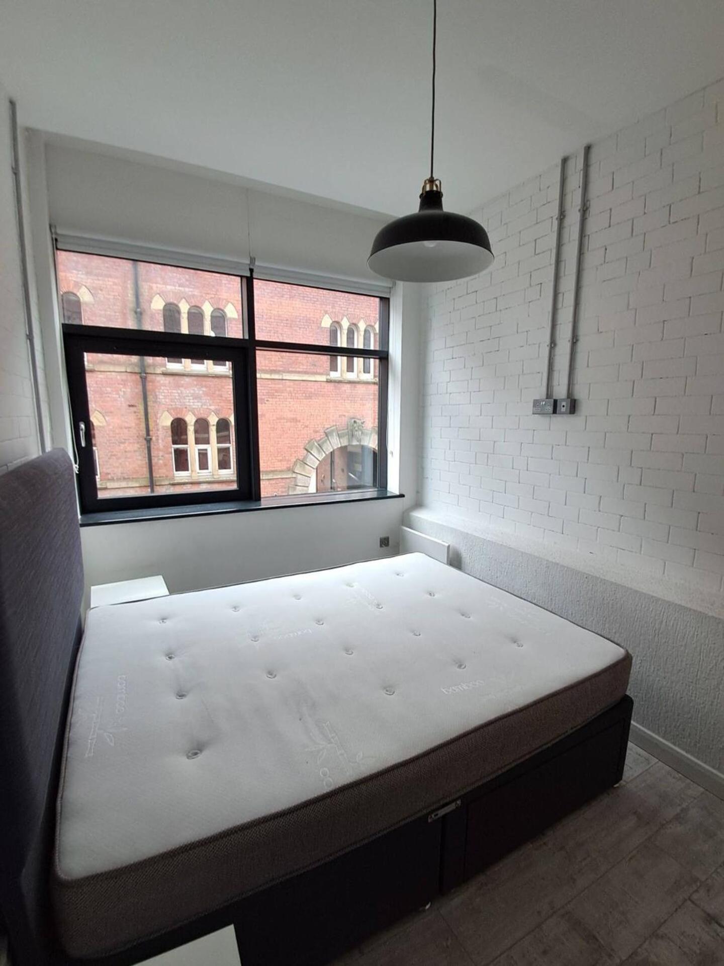1bed Loft Style Leeds Centre *