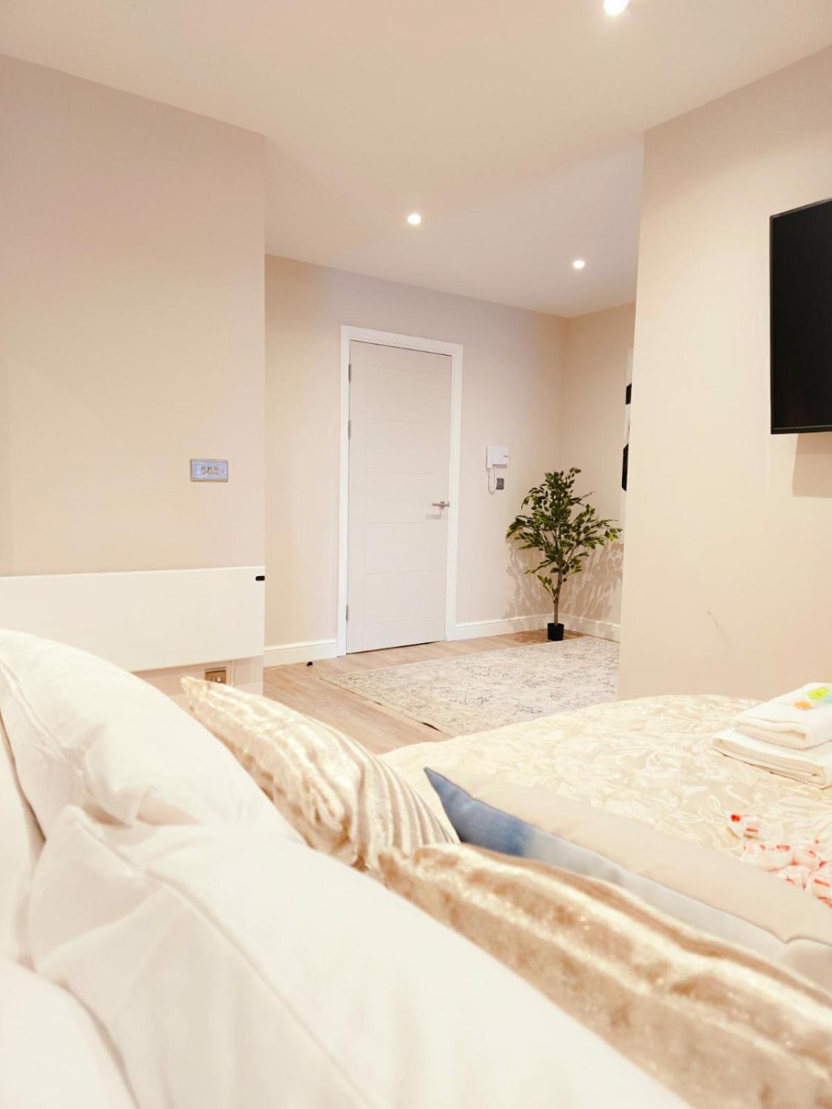 Exceptional & Gorgeous Interior & King Size Bed