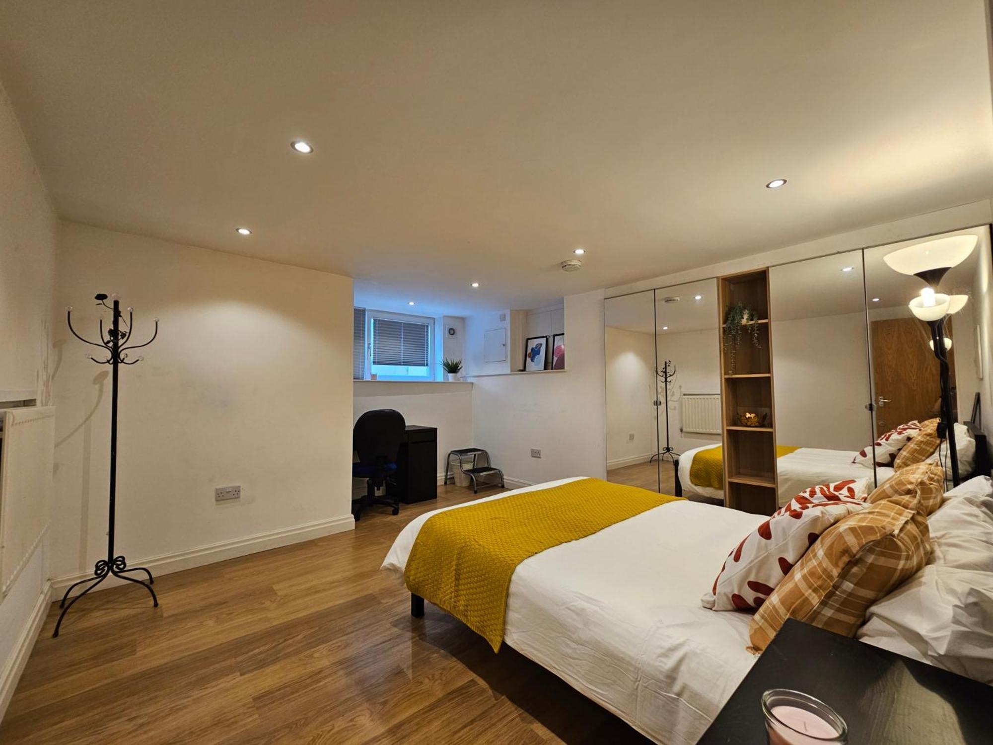 Newport Gardens Guest house *