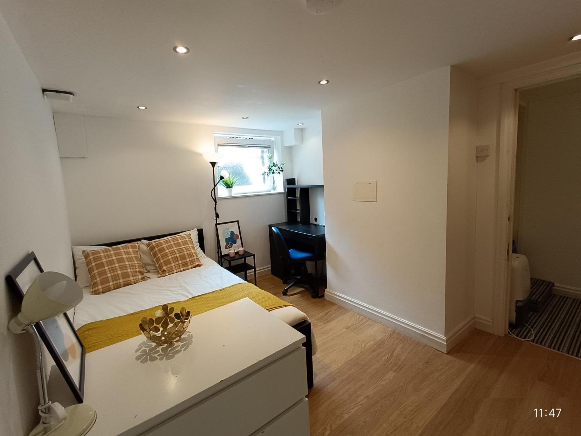 Newport Gardens * Leeds (West Yorkshire)