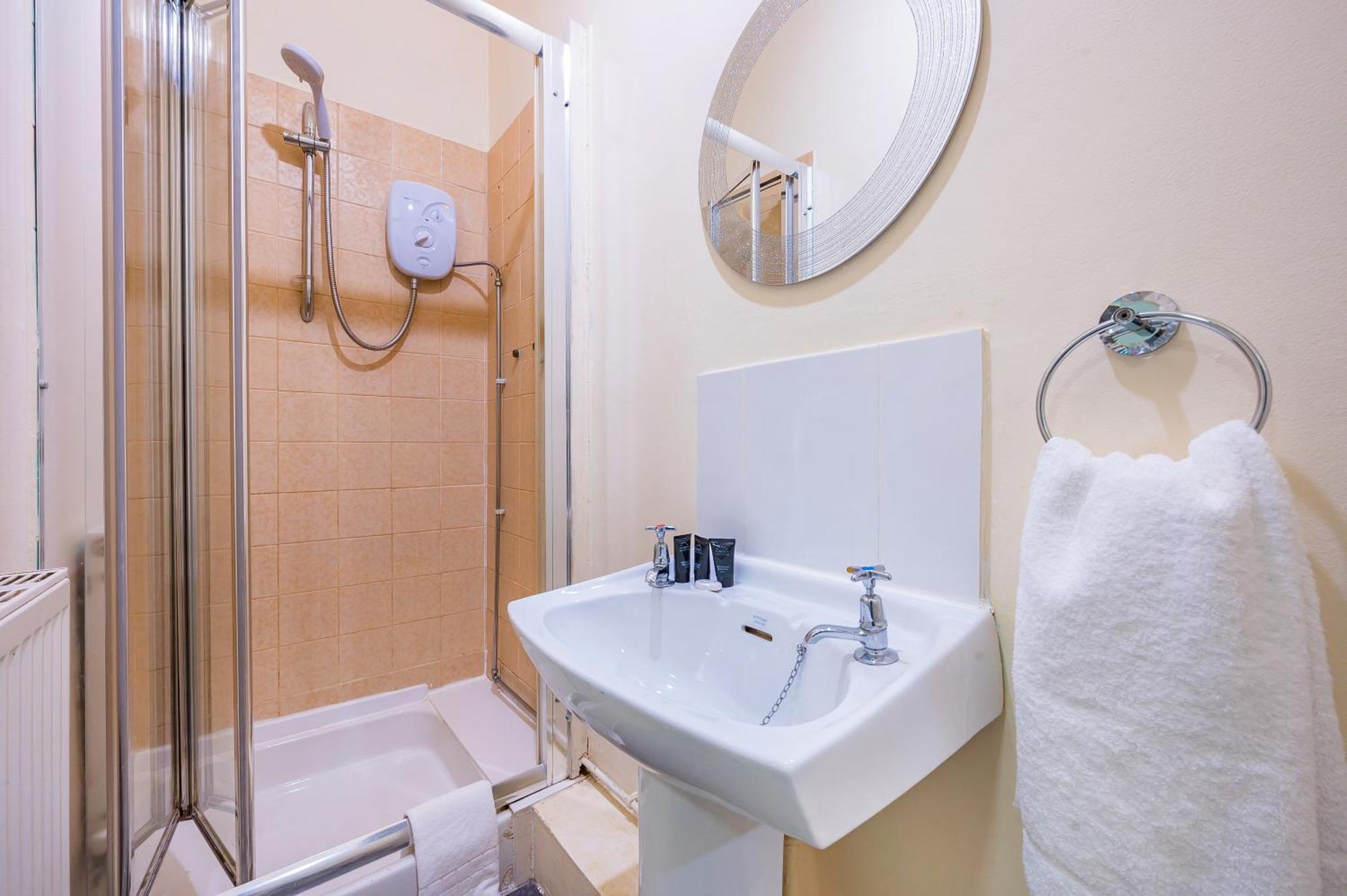 Cozy Luxe Haven: Free Parking & Fast Wifi * Leeds (West Yorkshire)