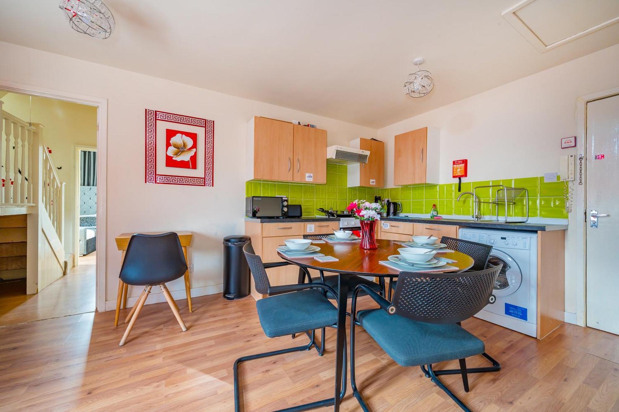 Cozy Luxe Haven: Free Parking & Fast Wifi