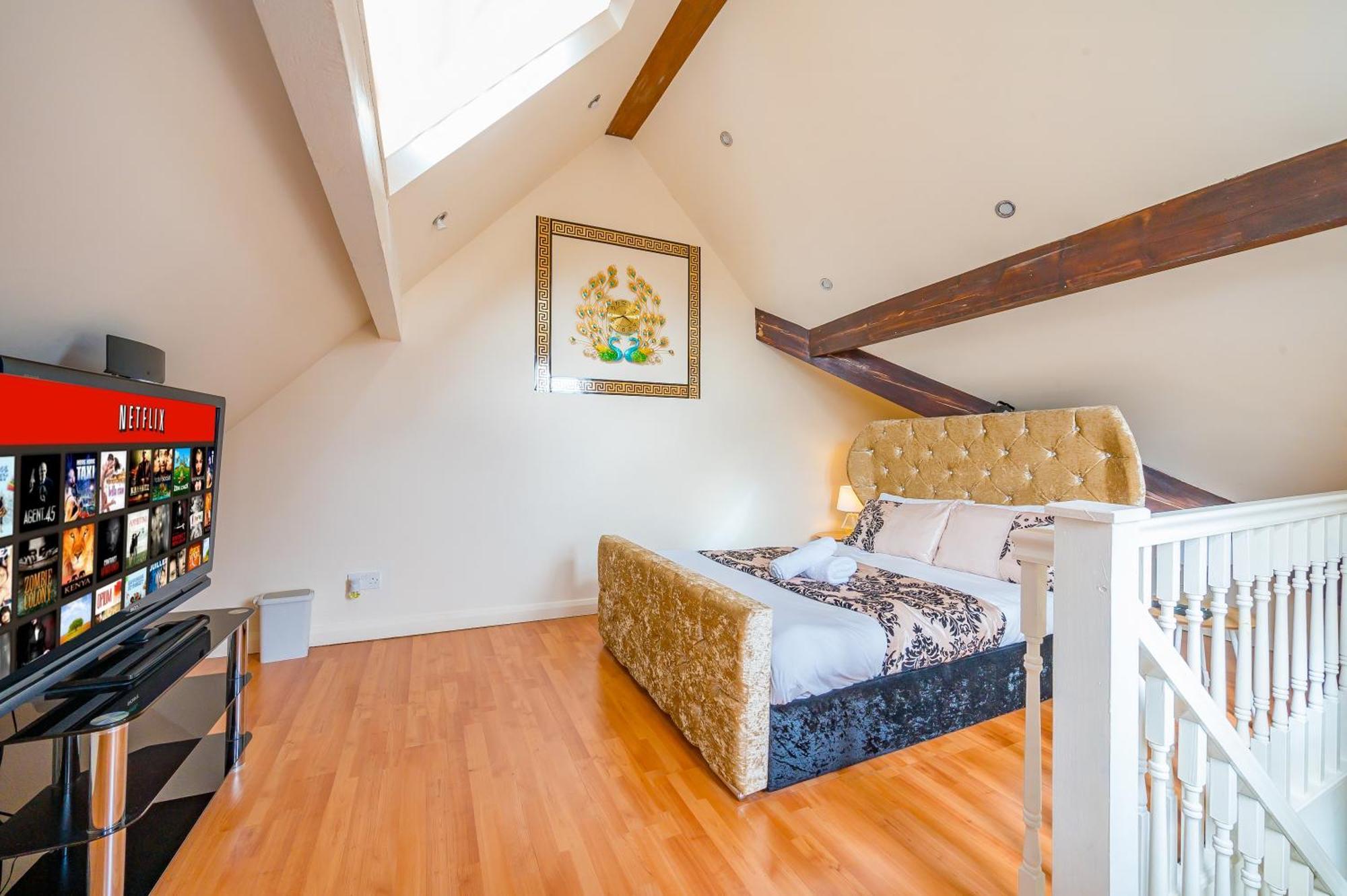 Cozy Luxe Haven: Free Parking & Fast Wifi