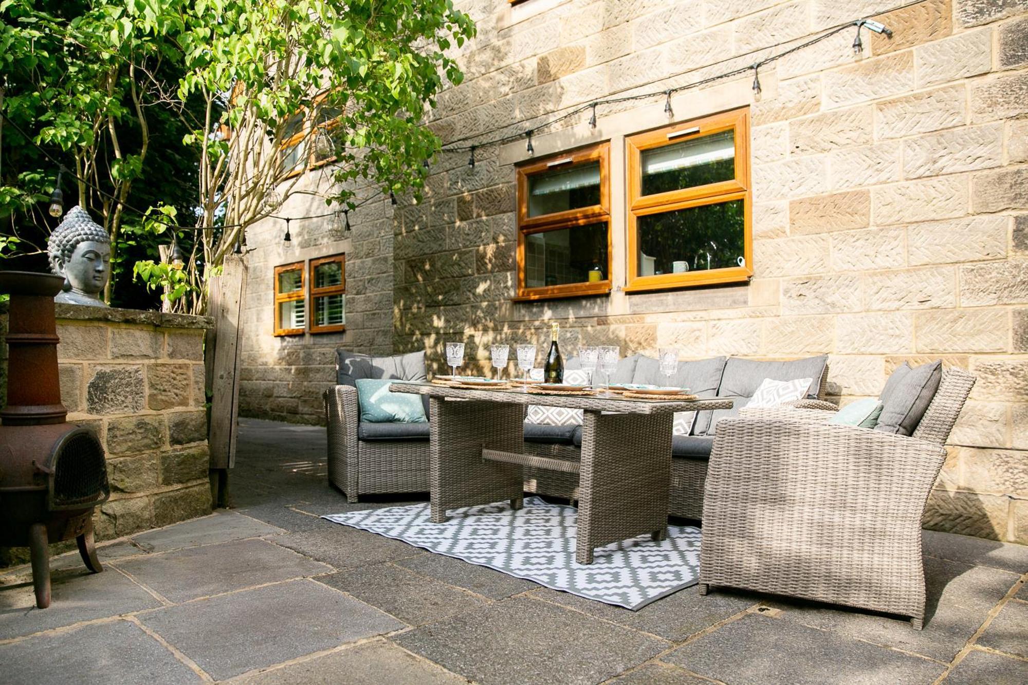 Modern Family - Gateway To Yorkshire * Leeds (West Yorkshire)
