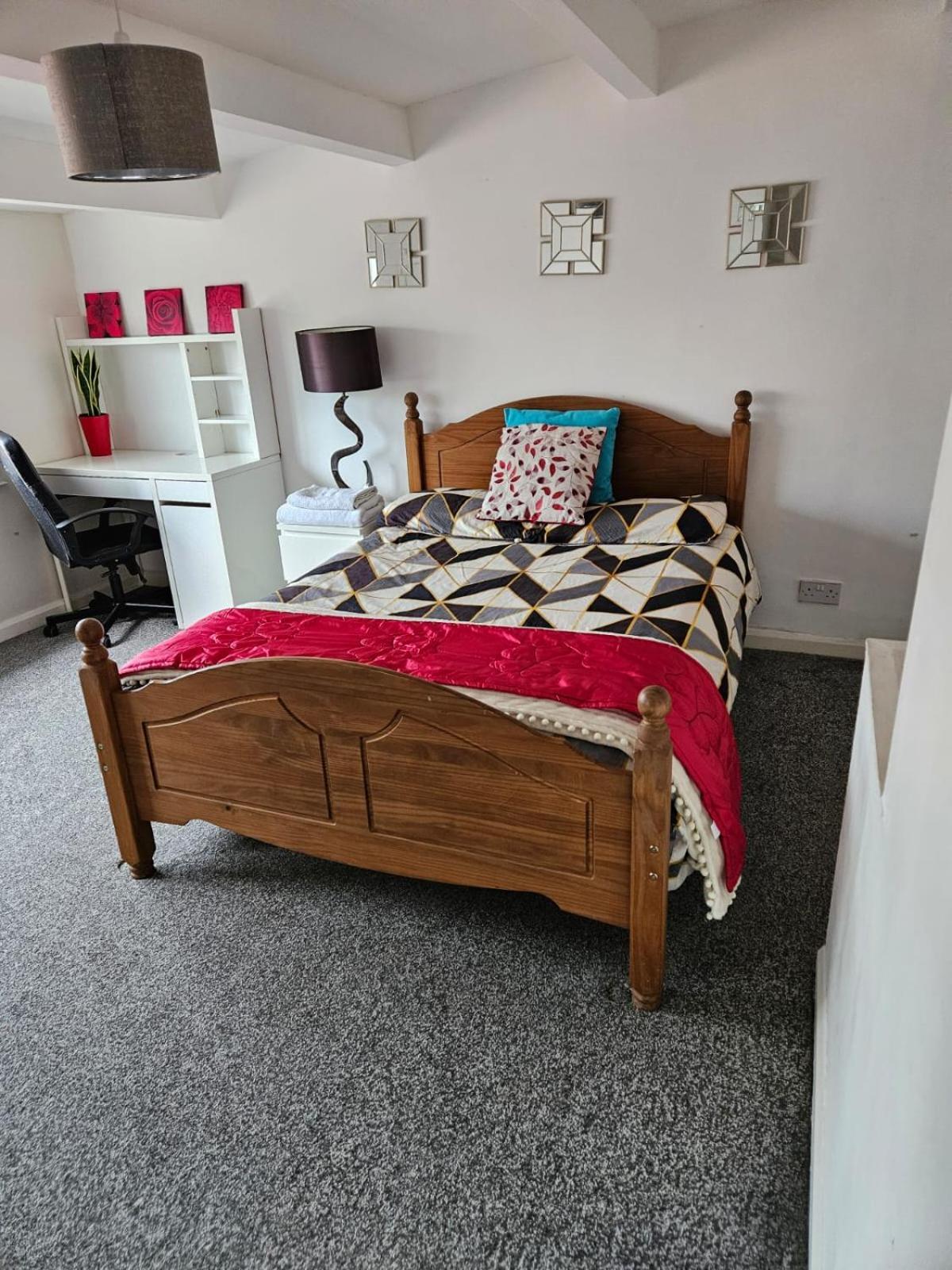 Double Close To Headingley Stadium Guest house *