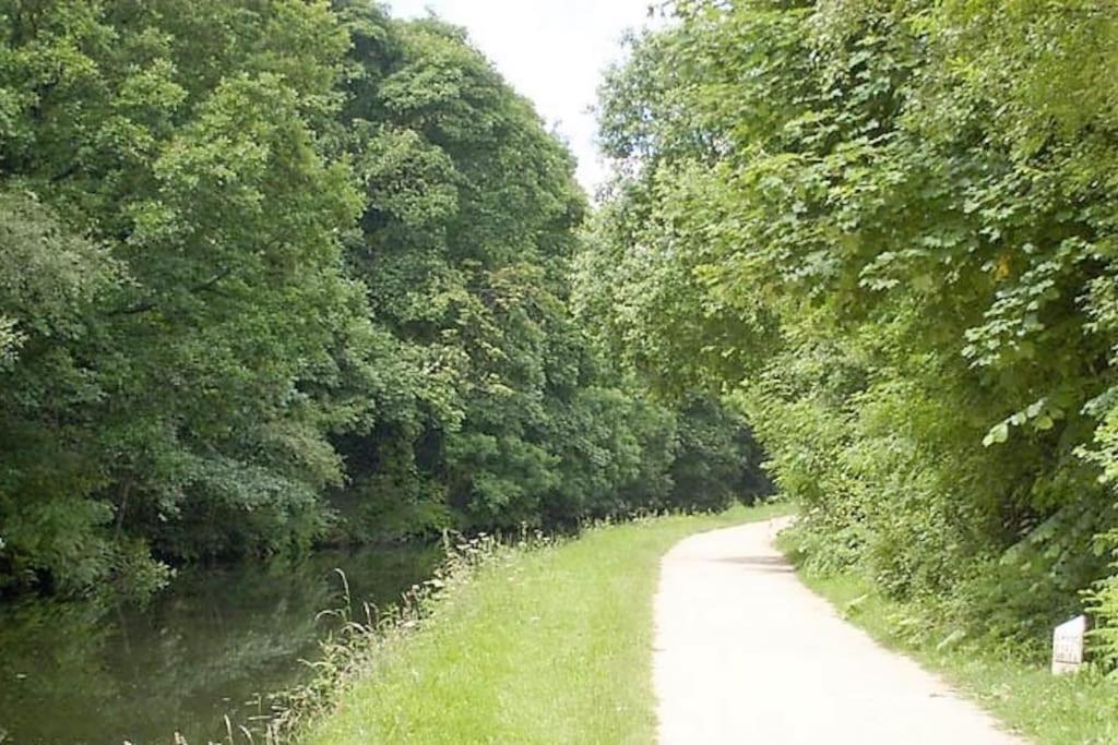 -f19gh- For Relaxed & Cosy Stay,free Parking,wifi Leeds (West Yorkshire)