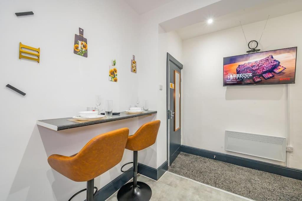 -f19gh- For Relaxed & Cosy Stay,free Parking,wifi