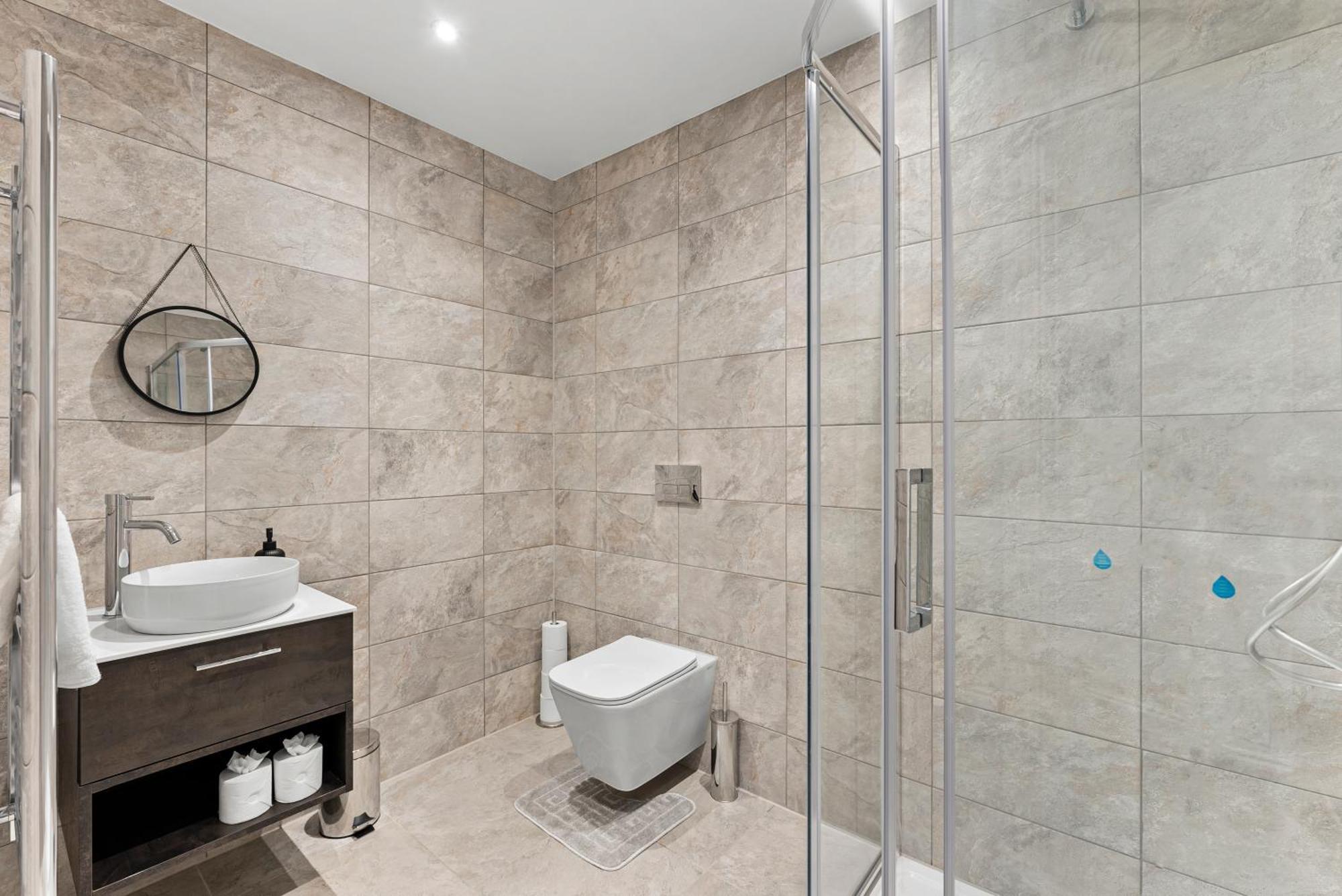 Apartment Stylish Abode In Leeds - Games - Parking