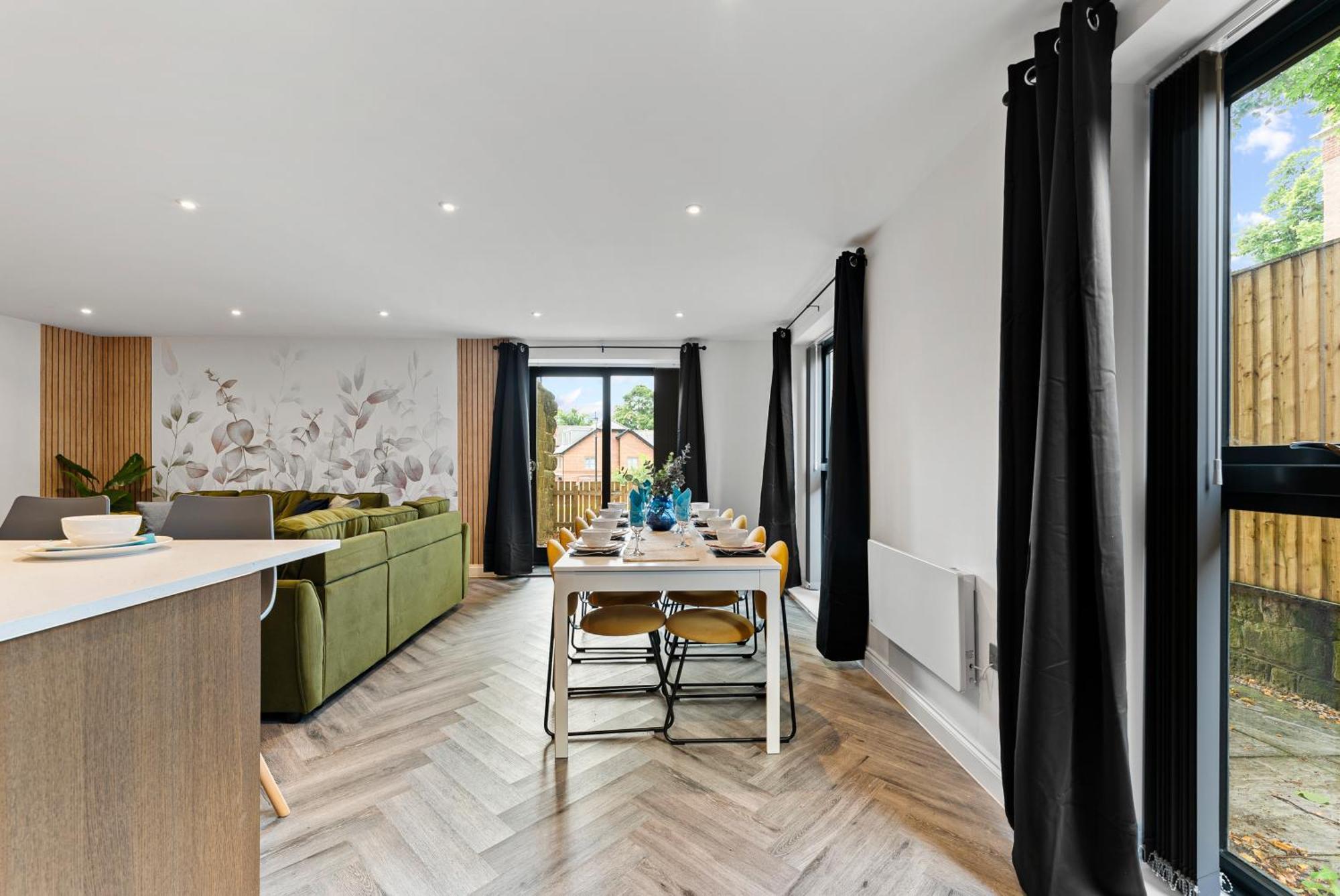 Stylish Abode In Leeds - Games - Parking