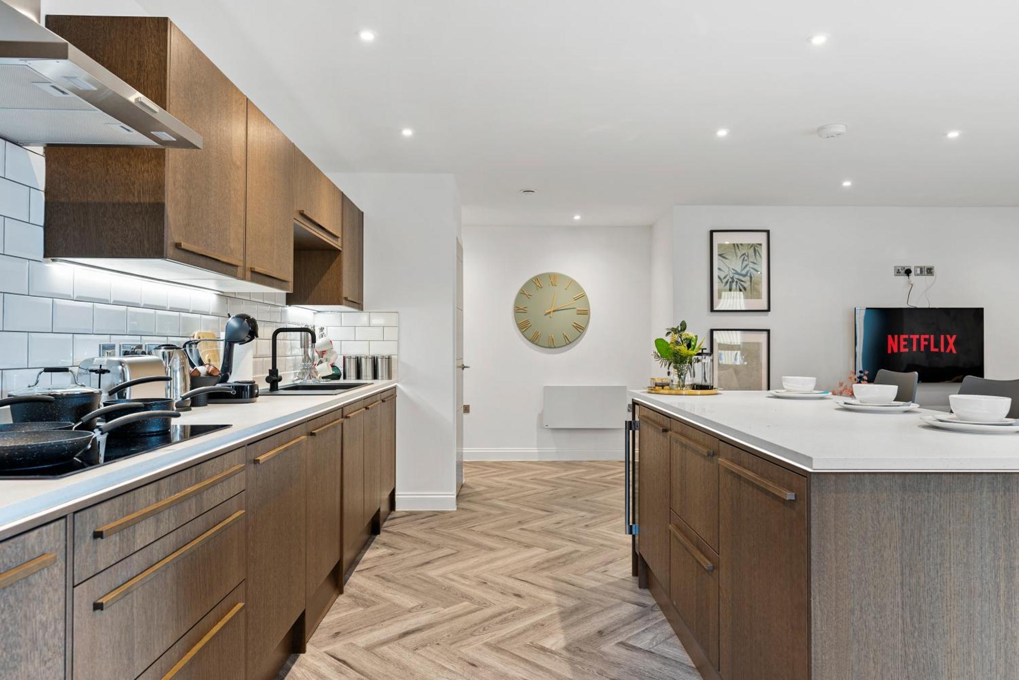 Apartment Stylish Abode In Leeds - Games - Parking