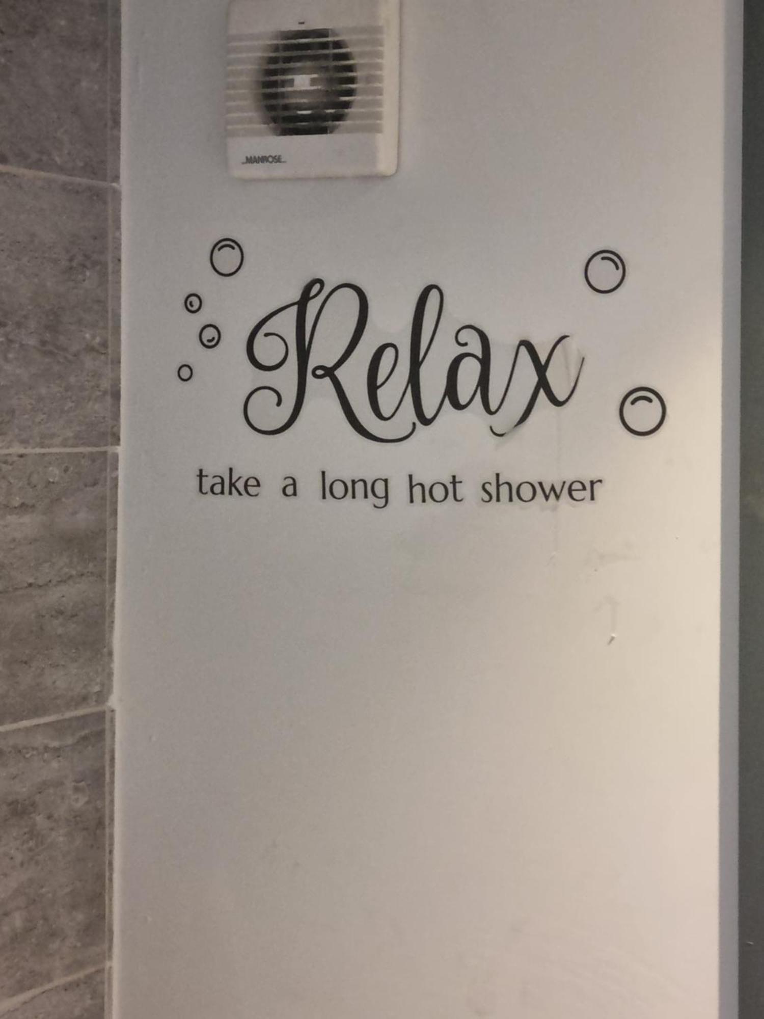 A Cosy Deluxe Size Studio With Queen Size And Sofa Bed Apartment Leeds (West Yorkshire)
