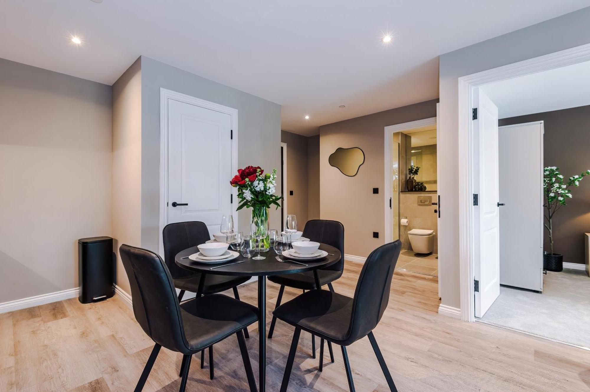 Modern 2 Bed Flat Leeds Centre Apartment *