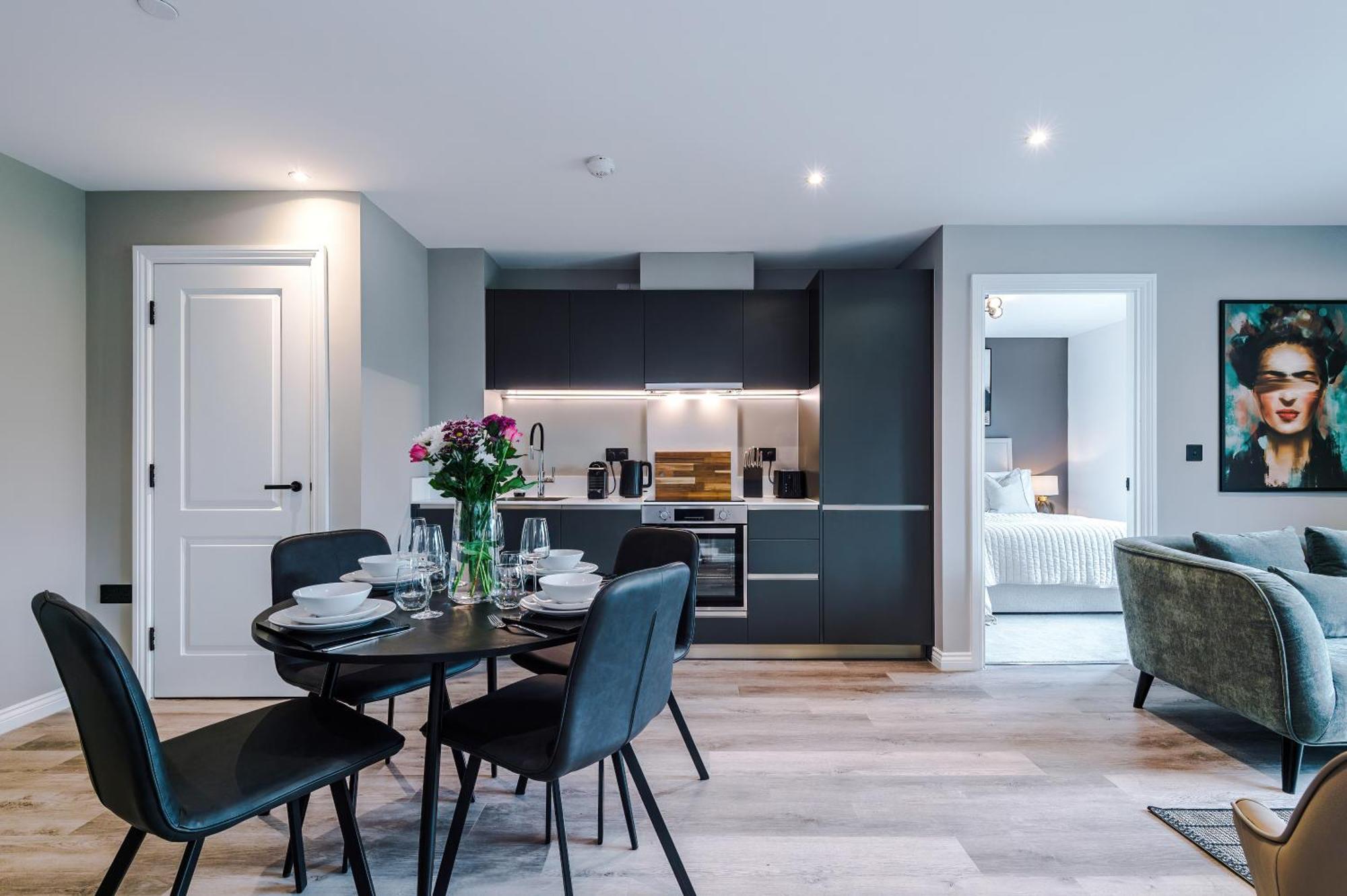 Apartment Stylish Leeds Centre Flat - Free Parking *