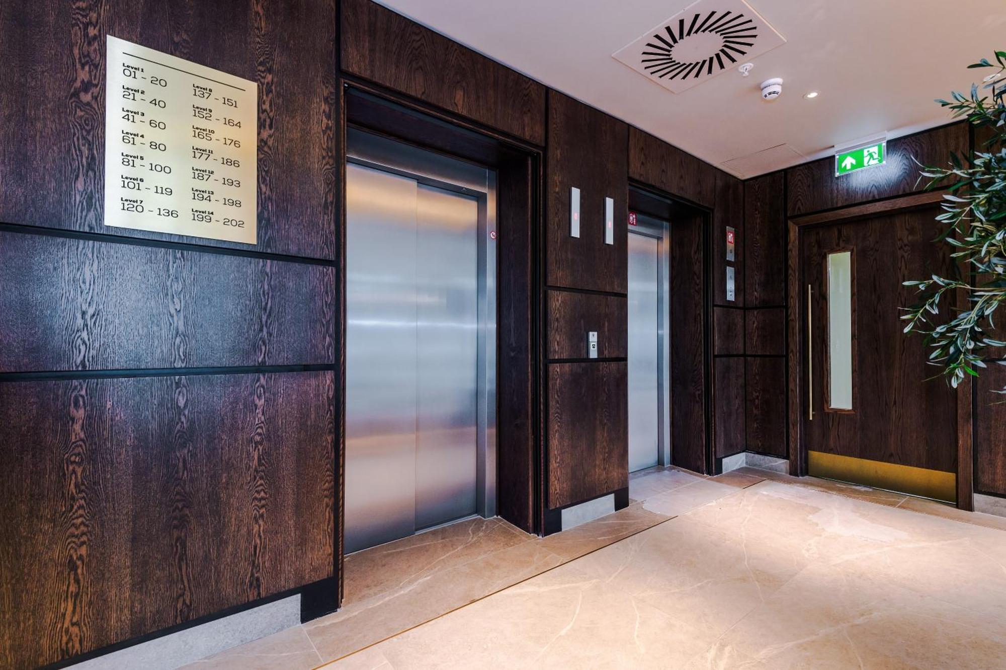 Stylish Leeds Centre Flat - Free Parking Apartment