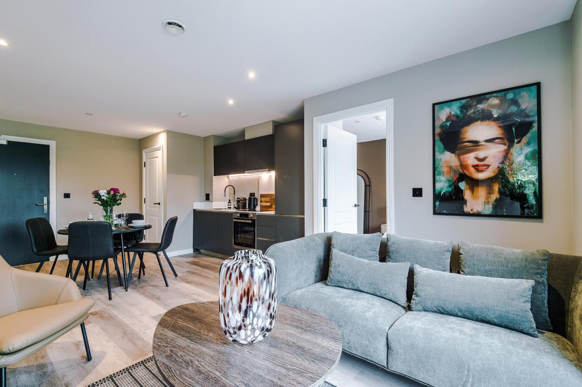 Stylish Leeds Centre Flat - Free Parking Apartment *