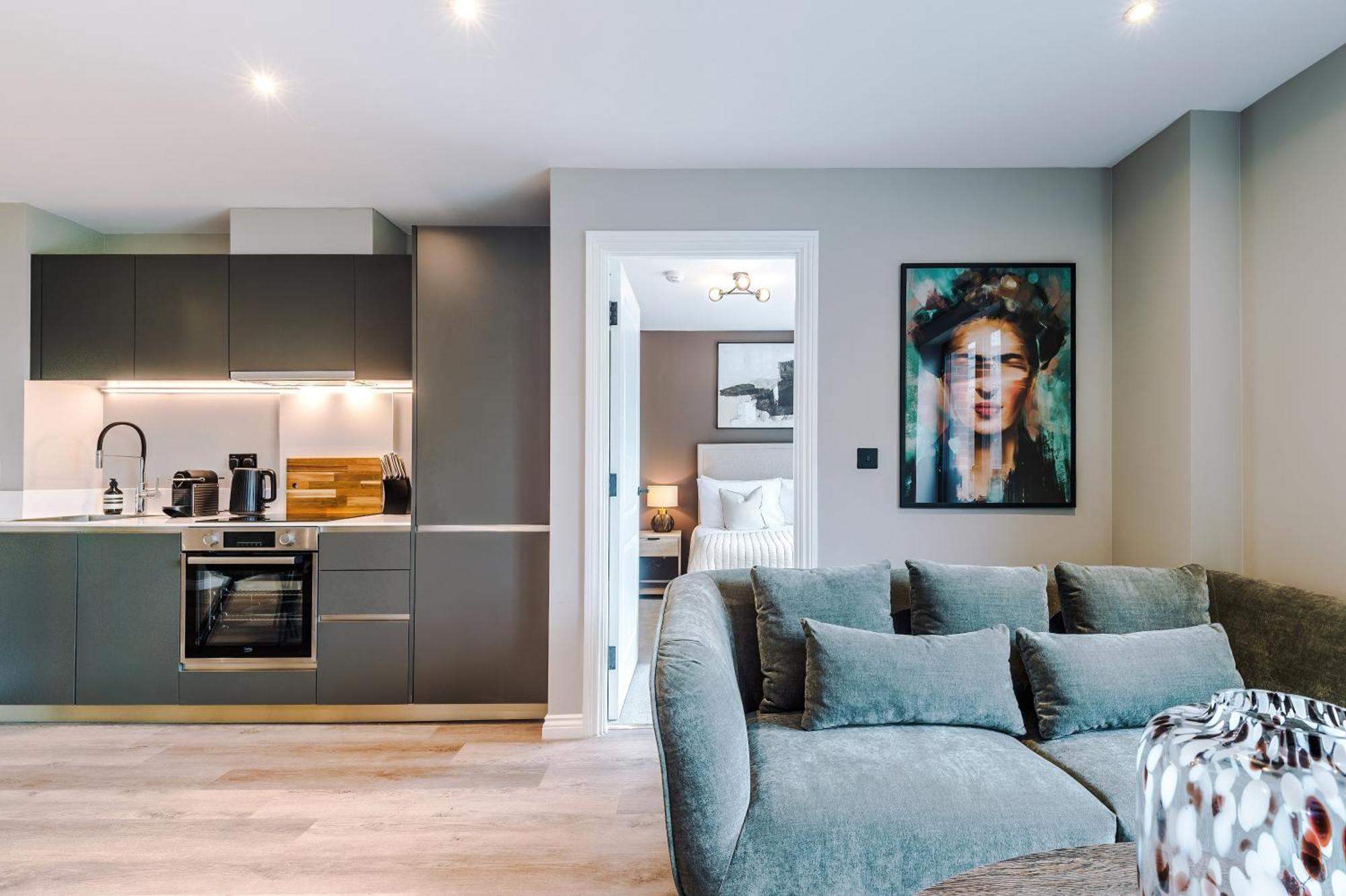 Stylish Leeds Centre Flat - Free Parking Apartment