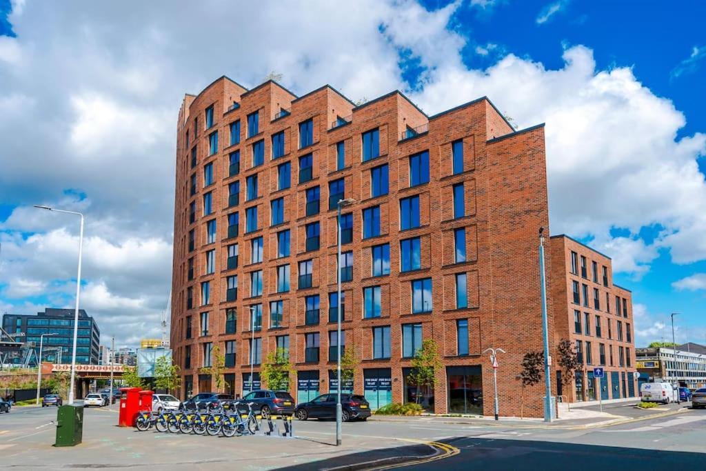 2 Bedroom Leeds Centre * Leeds (West Yorkshire)