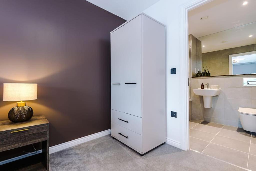 2 Bedroom Leeds Centre Apartment Leeds (West Yorkshire)